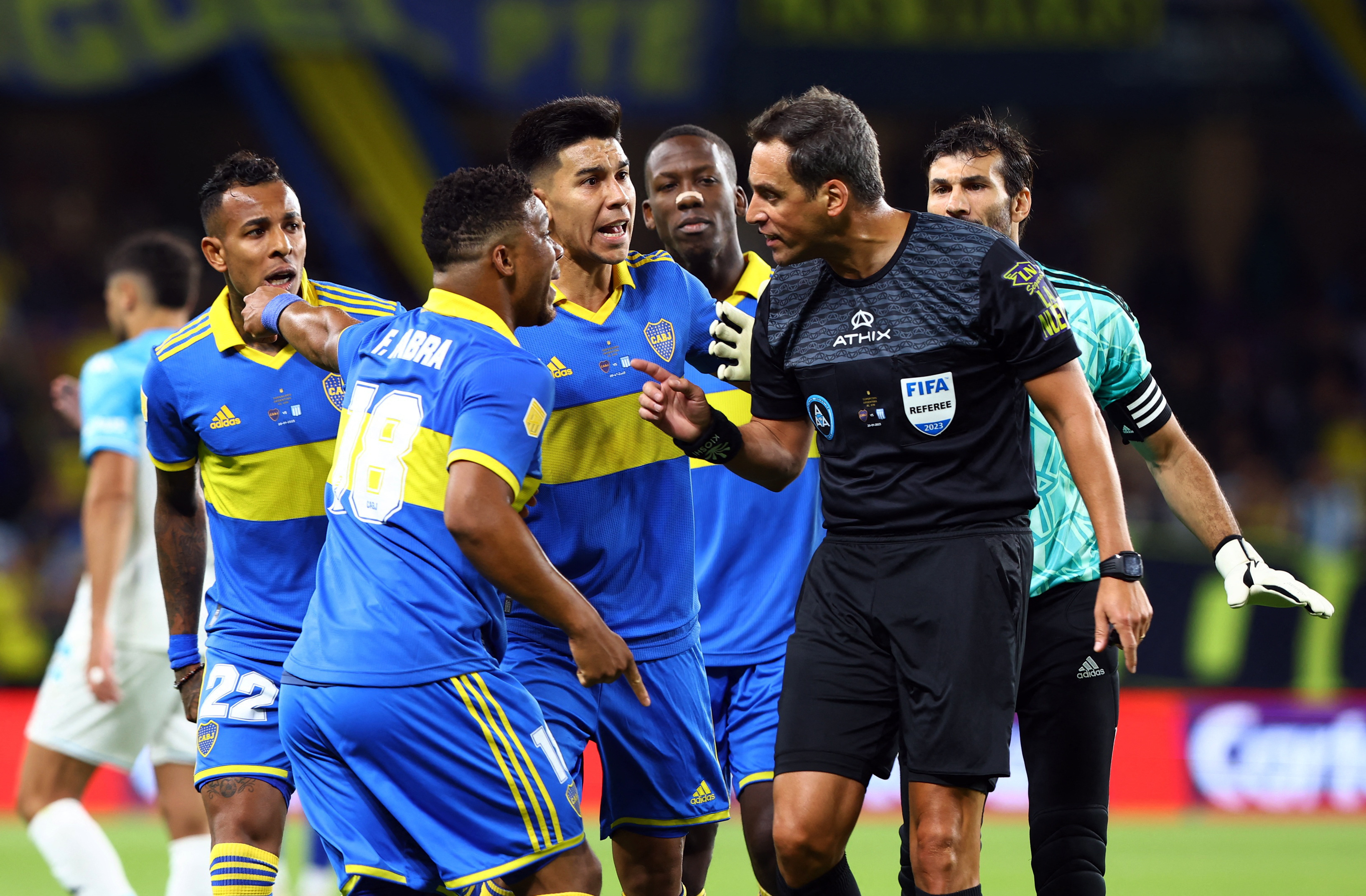 Antes del debut, Boca va en busca de más refuerzos