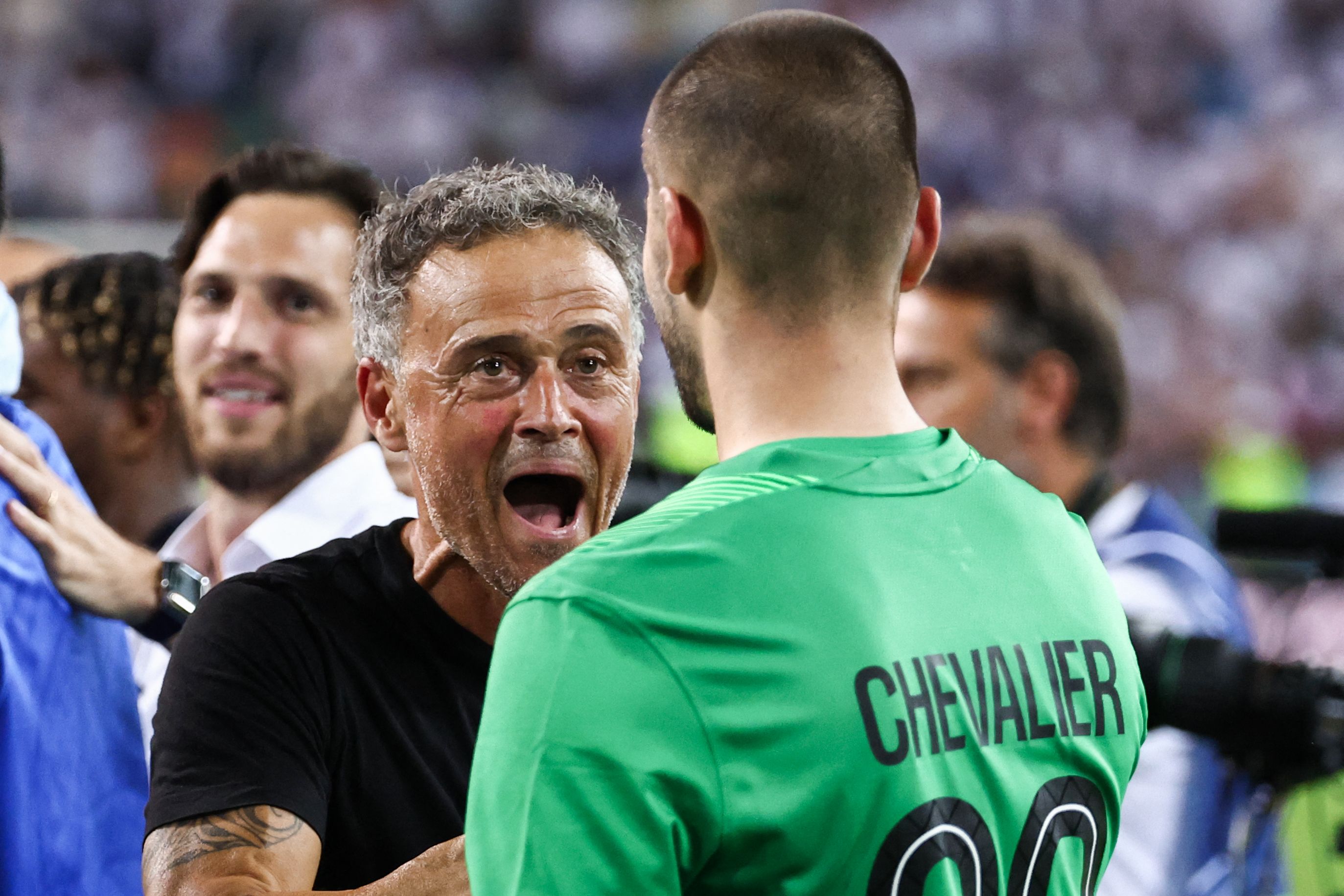 Chevalier rescata a Luis Enrique