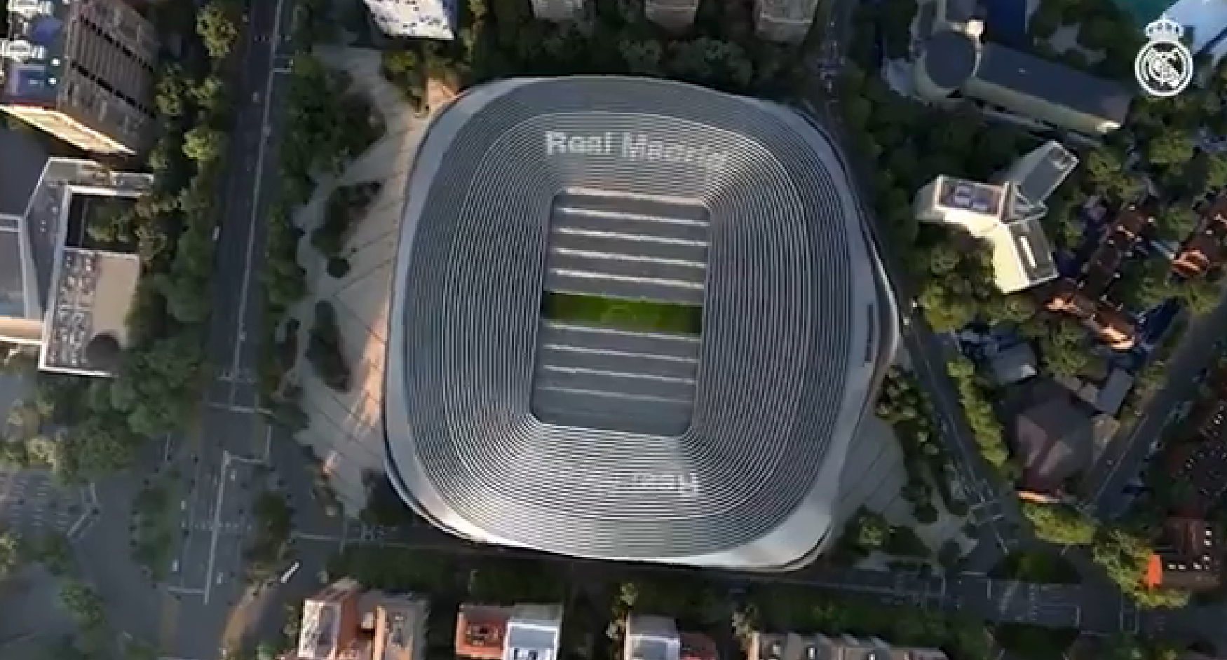 El Madrid saca pecho del césped nuevo en el Bernabéu: impresionante el vídeo que han montado