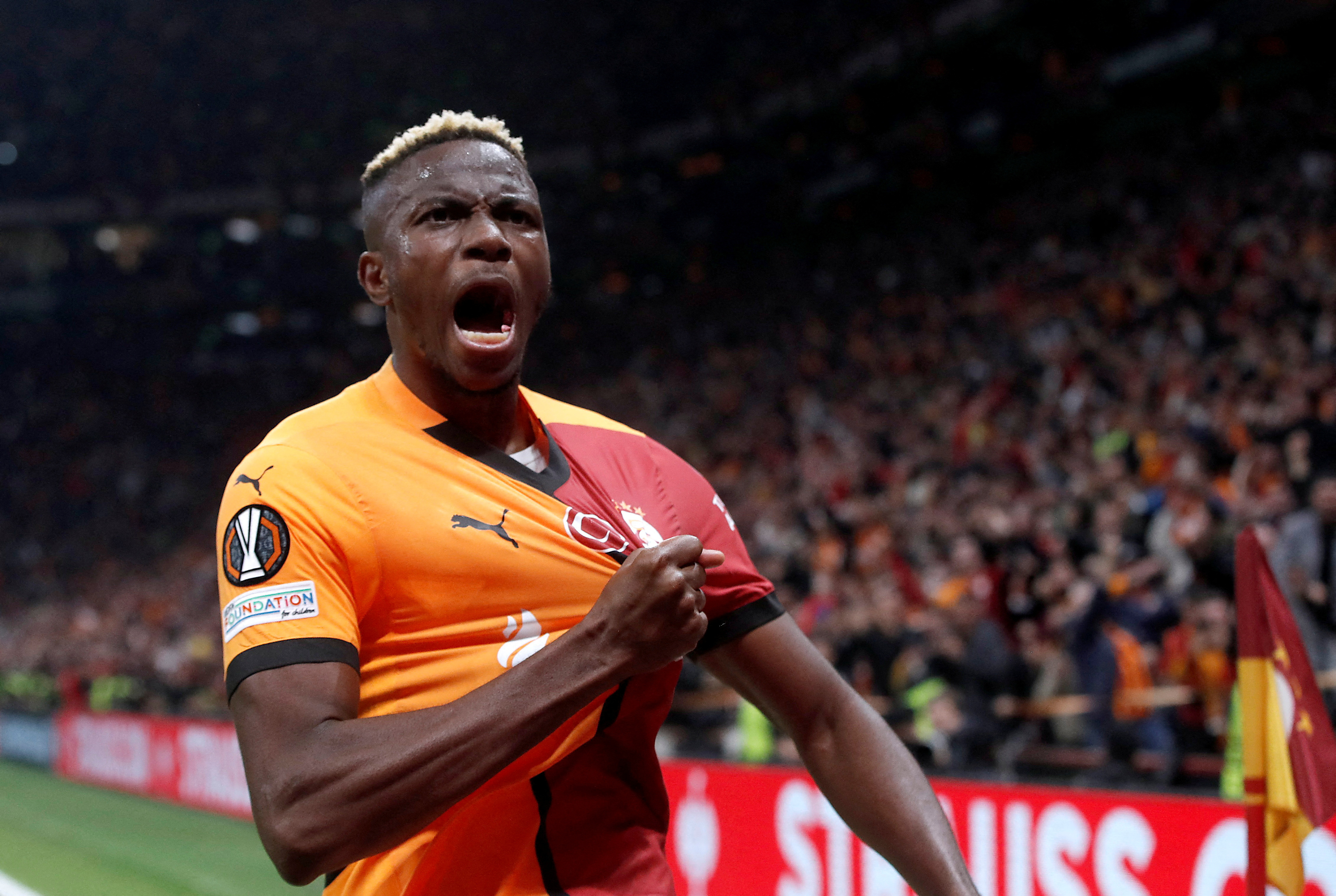 Soccer Football - Europa League - Galatasaray v Tottenham Hotspur - RAMS Park, Istanbul, Turkey - November 7, 2024 Galatasaray's Victor Osimhen celebrates scoring their third goal REUTERS/Dilara Senkaya     TPX IMAGES OF THE DAY