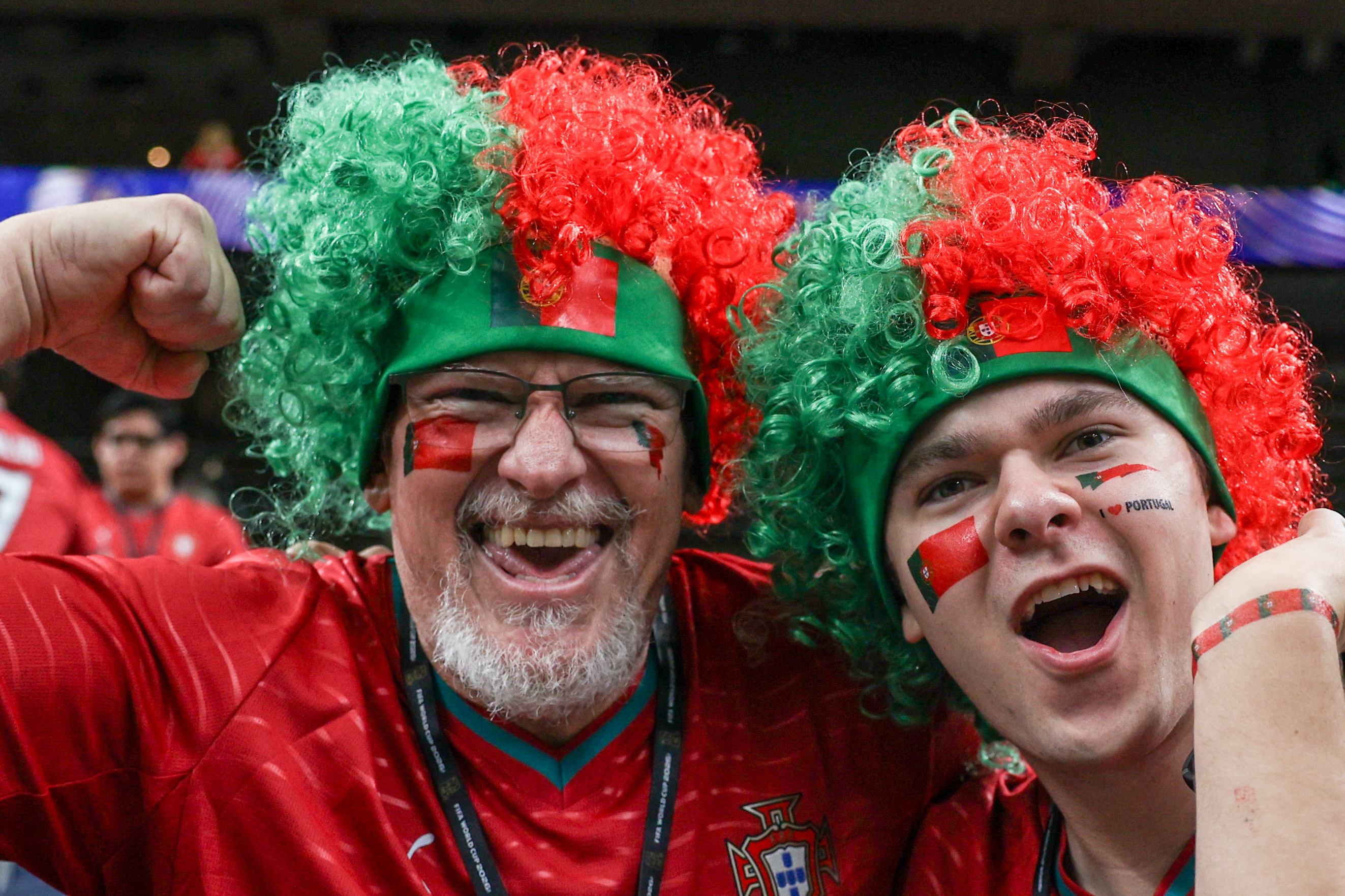 Houston (United States), 17/06/2026.- Portugal fans pose for photographs prior to the FIFA World Cup 2026 group stage match between Portugal and DR Congo, in Houston, Texas, USA, 17 June 2026. EFE/EPA/MIGUEL A. LOPES

