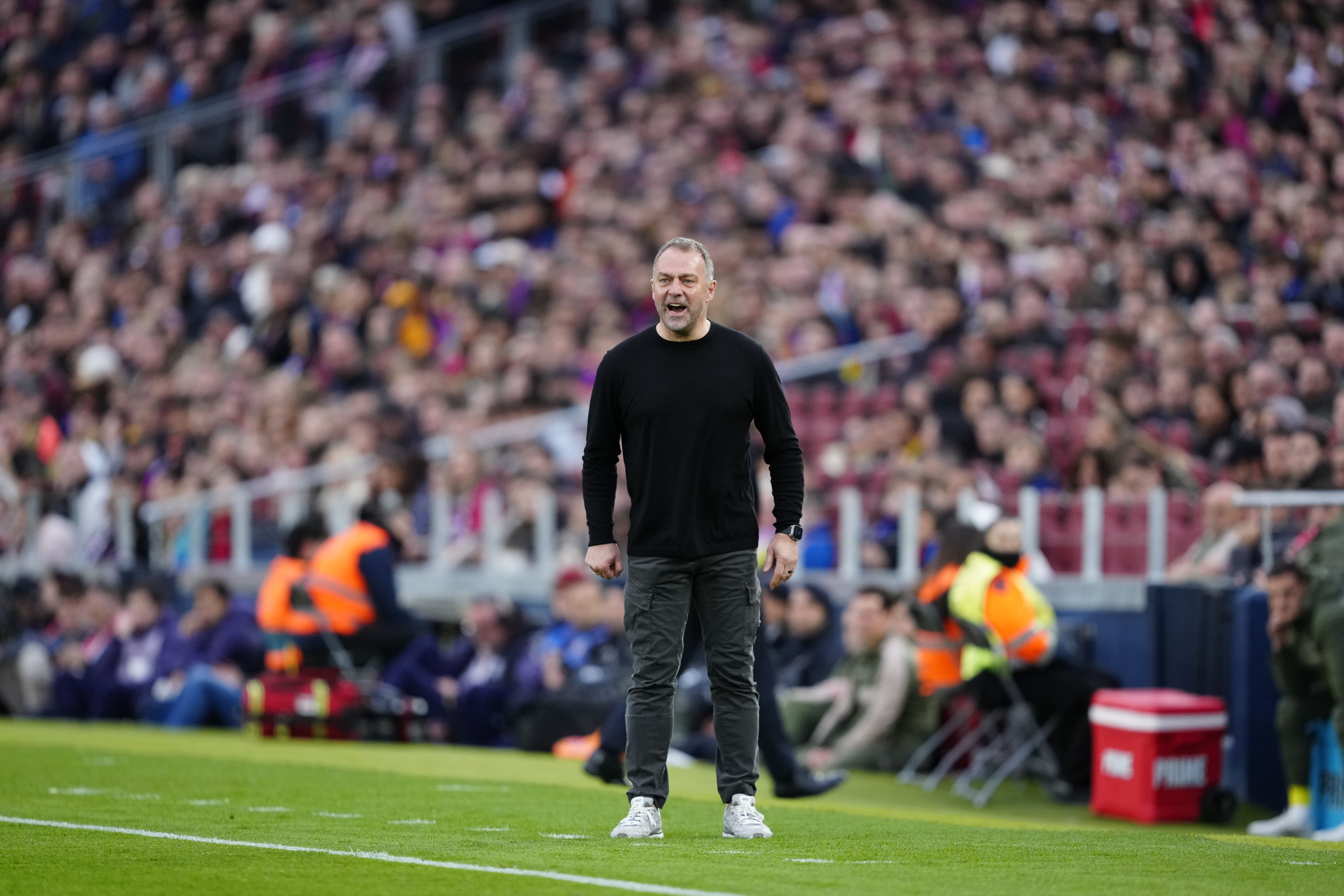 BARCELONA, 28/02/2026.-El entrenador del Barcelona Hans-Dieter Flick, durante el partido de la jornada 26 de LaLiga entre el Barcelona y el Villarreal, este sábado en el estadio Spotify Camp Nou en Barcelona.-EFE/ Alejandro García
