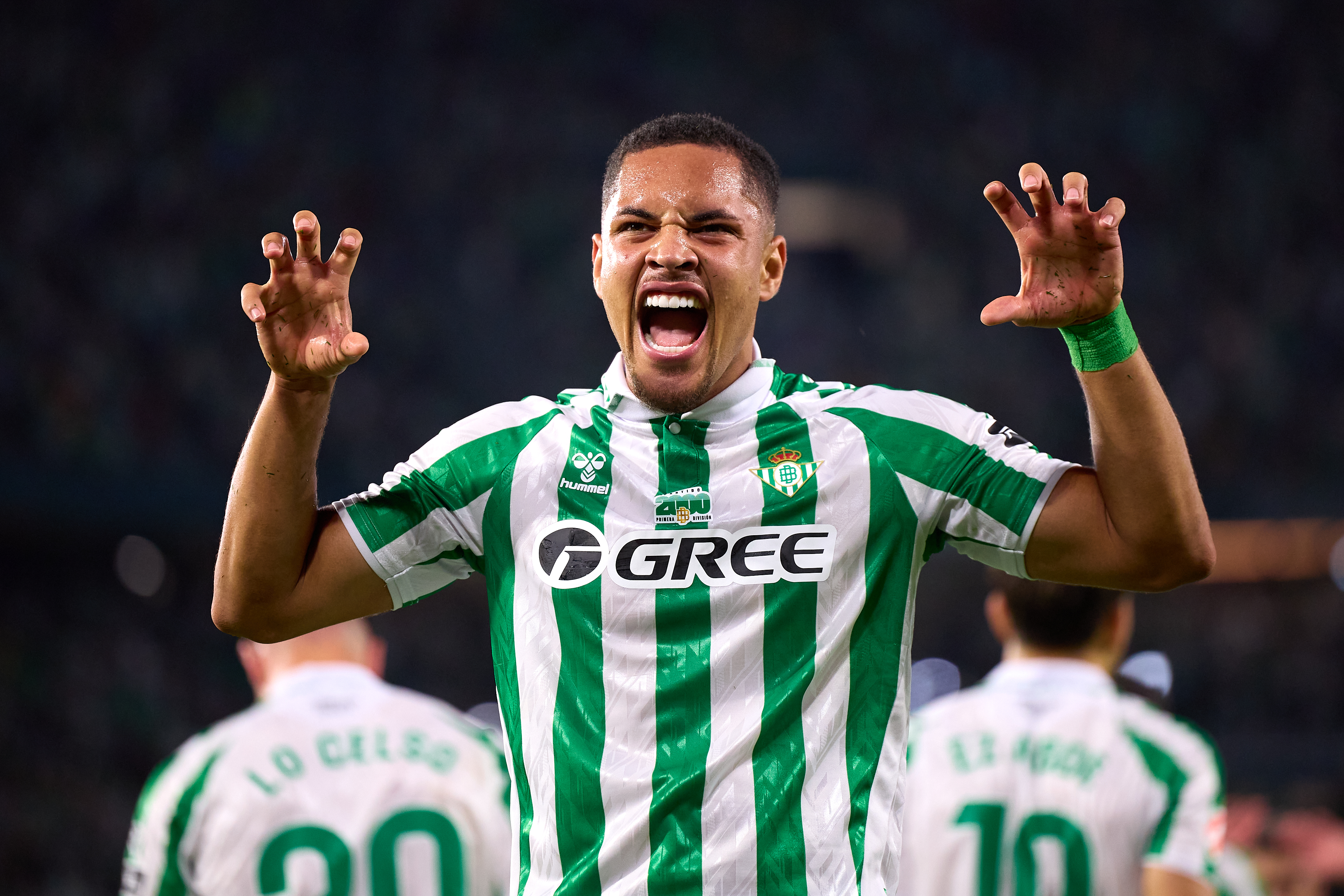 SEVILLE, SPAIN - SEPTEMBER 13: Vitor Roque of Real Betis celebrates after scoring the teams second goal during the LaLiga match between Real Betis Balompie and CD Leganes  at Estadio Benito Villamarin on September 13, 2024 in Seville, Spain. (Photo by Fran Santiago/Getty Images)