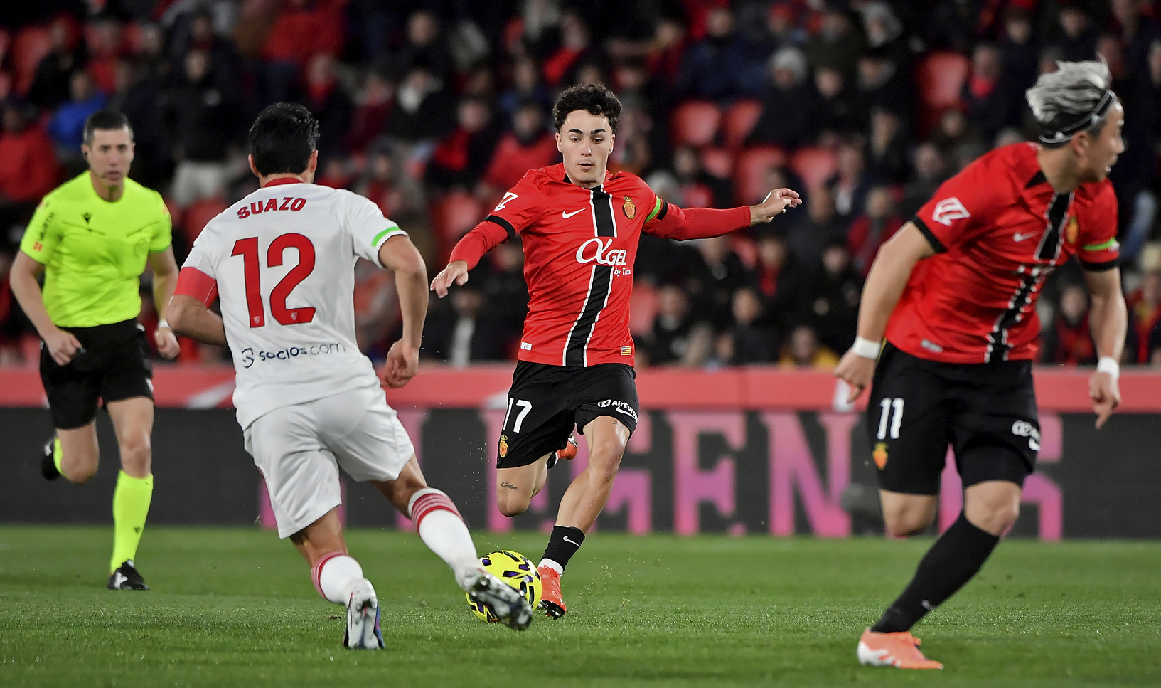 El extremo bermellón es una tortura para las defensas rivales. Clave en los dos primeros goles de su equipo, cada partido se le ve más importante en el equipo de Arrasate