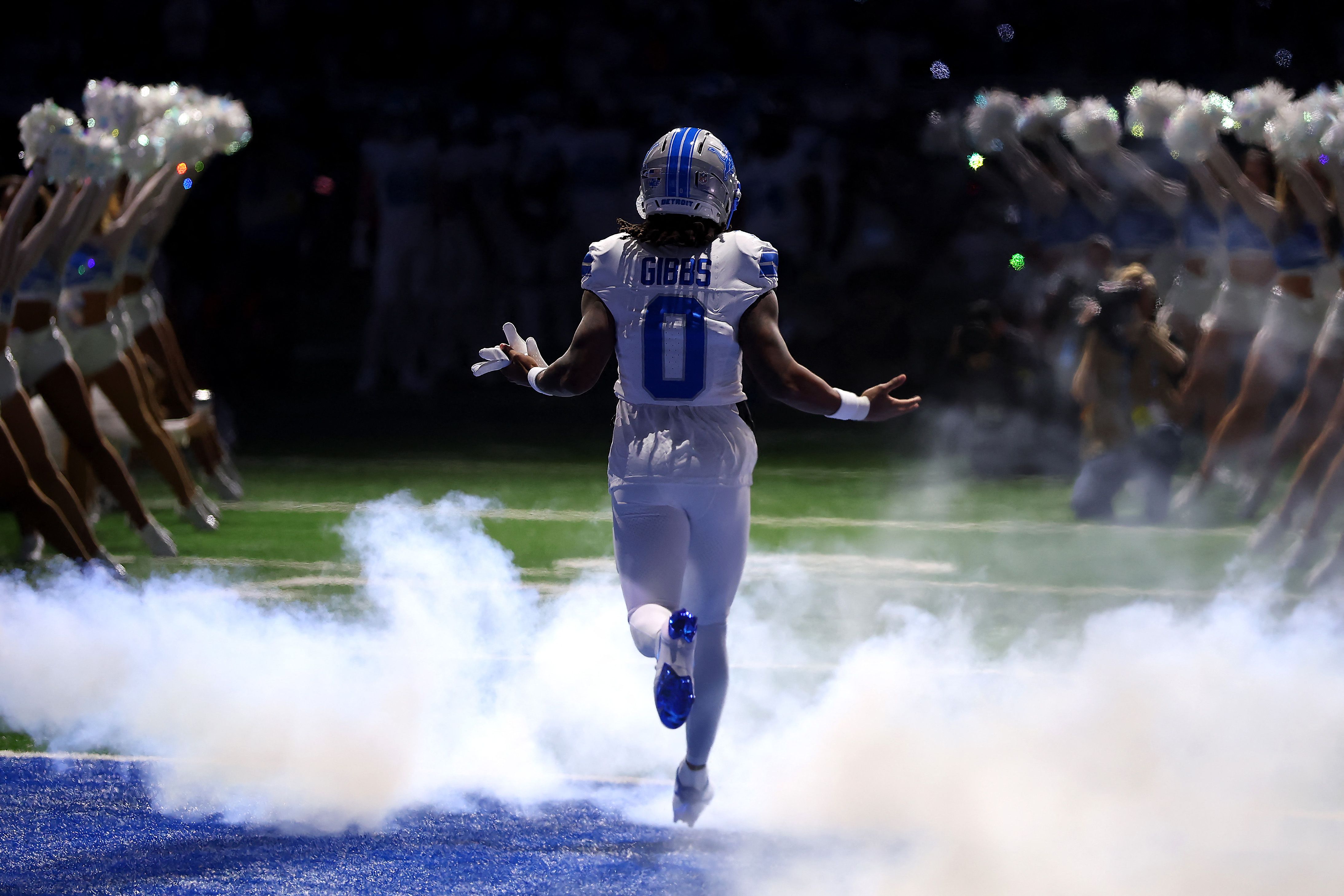 Jahmyr Gibbs lidera aplastante victoria de los Lions sobre Cowboys y se ilusionan con playoffs en la NFC