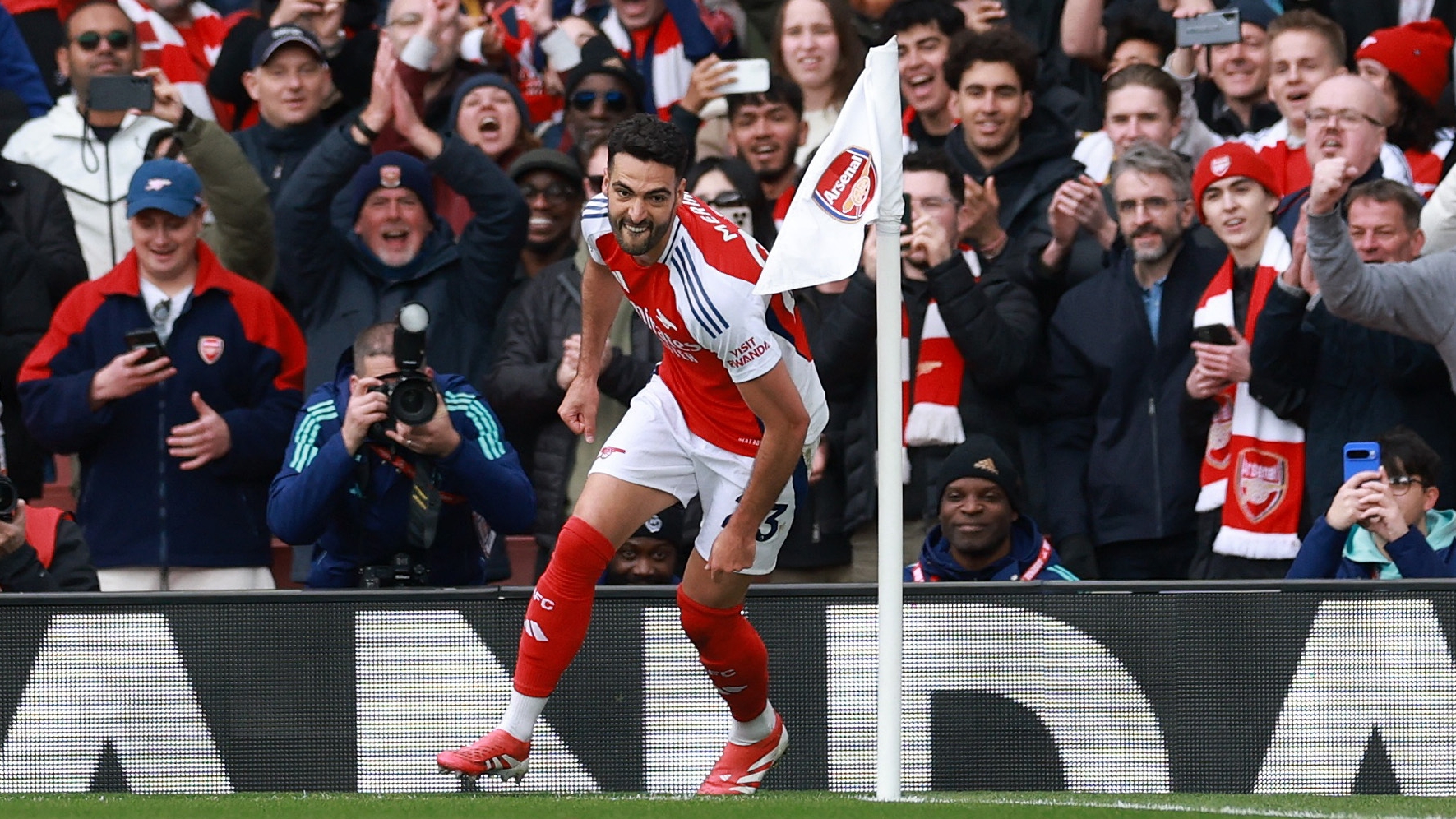 Soccer Football - Premier League - Arsenal v Chelsea - Emirates Stadium, London, Britain - March 16, 2025 Arsenal's Mikel Merino celebrates scoring their first goal Action Images via Reuters/Andrew Boyers EDITORIAL USE ONLY. NO USE WITH UNAUTHORIZED AUDIO, VIDEO, DATA, FIXTURE LISTS, CLUB/LEAGUE LOGOS OR 'LIVE' SERVICES. ONLINE IN-MATCH USE LIMITED TO 120 IMAGES, NO VIDEO EMULATION. NO USE IN BETTING, GAMES OR SINGLE CLUB/LEAGUE/PLAYER PUBLICATIONS. PLEASE CONTACT YOUR ACCOUNT REPRESENTATIVE FOR FURTHER DETAILS..