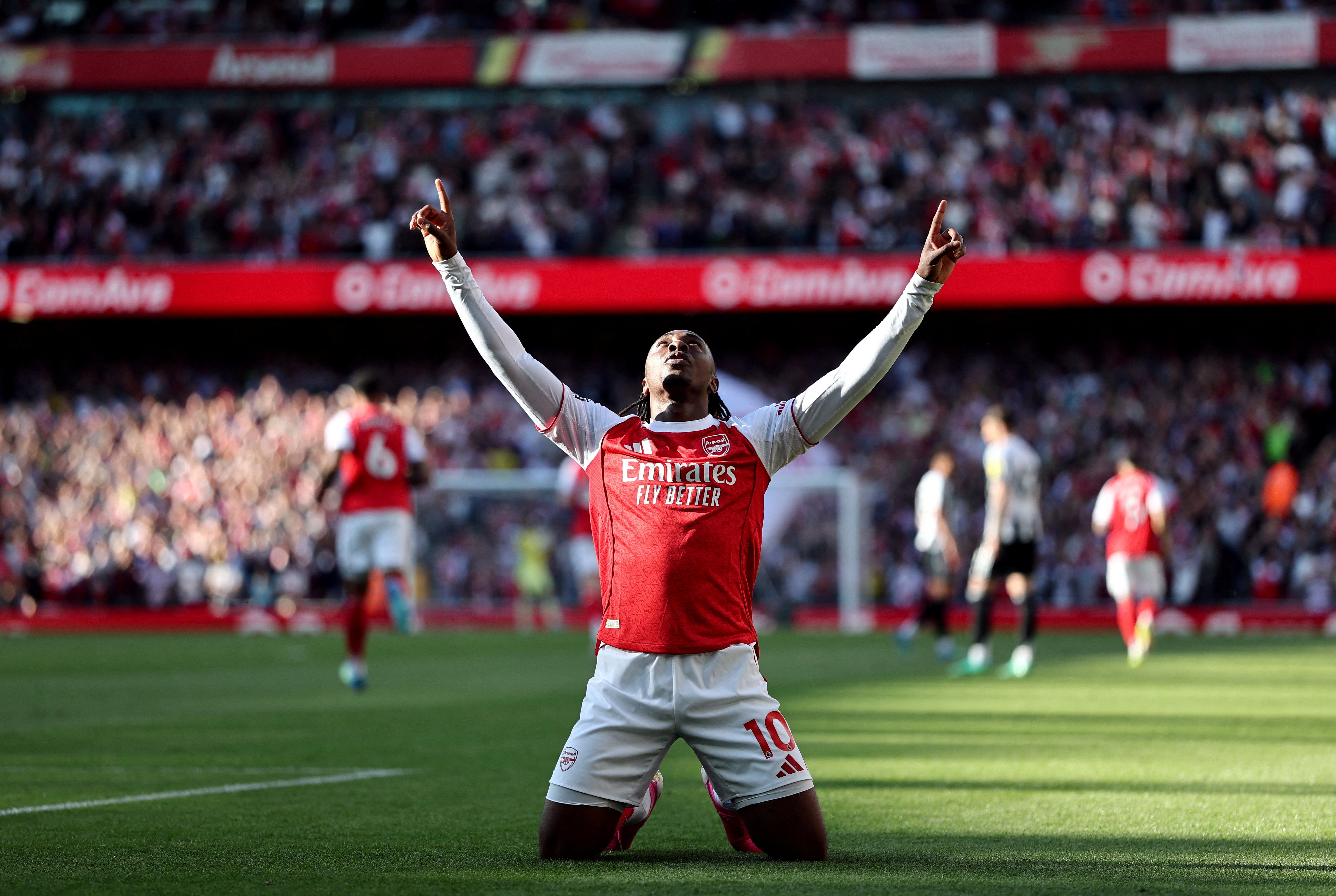 Soccer Football - Premier League - Arsenal v Newcastle United - Emirates Stadium, London, Britain - April 25, 2026 Arsenal's Eberechi Eze celebrates scoring their first goal REUTERS/David Klein EDITORIAL USE ONLY. NO USE WITH UNAUTHORIZED AUDIO, VIDEO, DATA, FIXTURE LISTS, CLUB/LEAGUE LOGOS OR 'LIVE' SERVICES. ONLINE IN-MATCH USE LIMITED TO 120 IMAGES, NO VIDEO EMULATION. NO USE IN BETTING, GAMES OR SINGLE CLUB/LEAGUE/PLAYER PUBLICATIONS. PLEASE CONTACT YOUR ACCOUNT REPRESENTATIVE FOR FURTHER DETAILS..     TPX IMAGES OF THE DAY