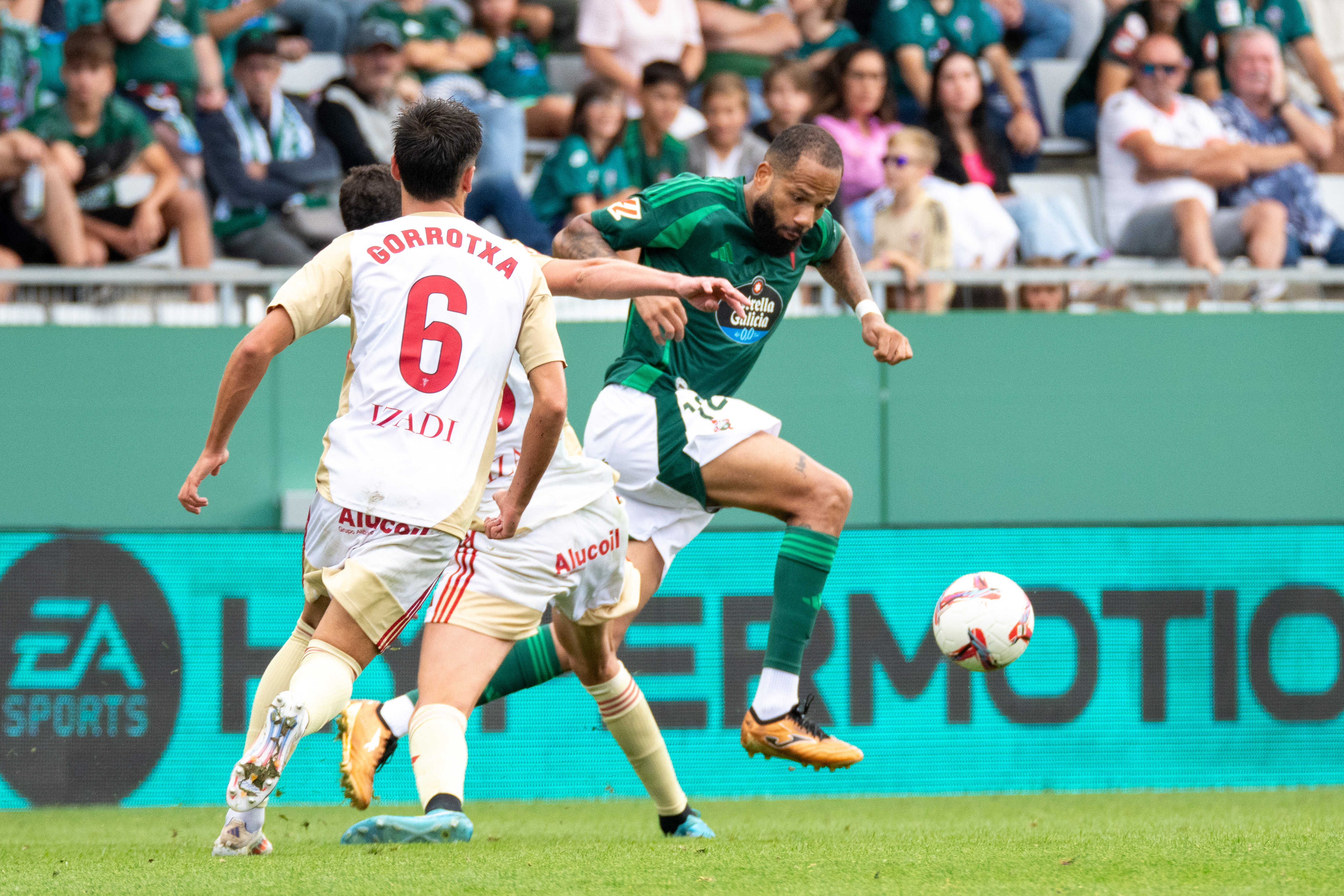 Bebé es la gran esperanza del Racing de Ferrol.