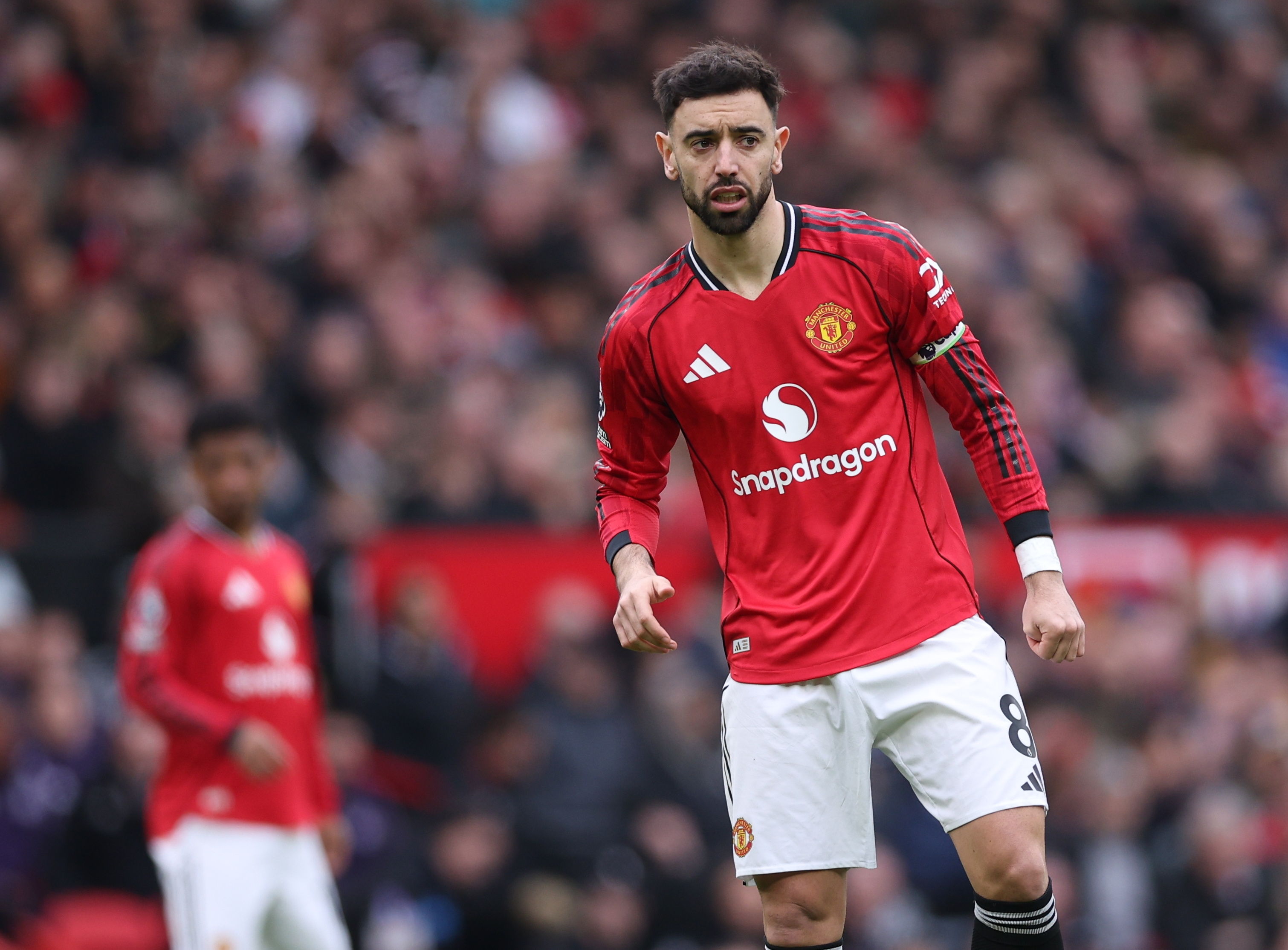 MANCHESTER (United Kingdom), 01/02/2026.- Bruno Fernandes of Manchester United looks on during the English Premier League match between Manchester United and Fulham FC, in Manchester, Britain, 01 February 2026. (Reino Unido) EFE/EPA/ADAM VAUGHAN EDITORIAL USE ONLY. No use with unauthorized audio, video, data, fixture lists, club/league logos, 'live' services or NFTs. Online in-match use limited to 120 images, no video emulation. No use in betting, games or single club/league/player publications.
