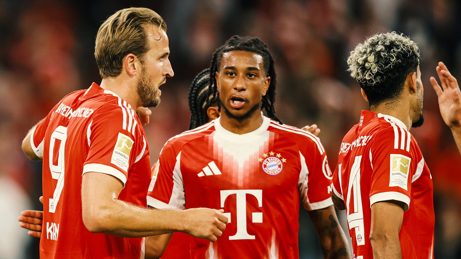 MUNICH, GERMANY - AUGUST 22: Harry Kane of FC Bayern Muenchen celebrates with Michael Olise of FC Bayern Muenchen and Luis Diaz of FC Bayern Muenchenafter scoring his team`s fourth goal during the Bundesliga match between FC Bayern München and RB Leipzig at Allianz Arena on August 22, 2025 in Munich, Germany. (Photo by Christina Pahnke - sampics/Corbis via Getty Images)