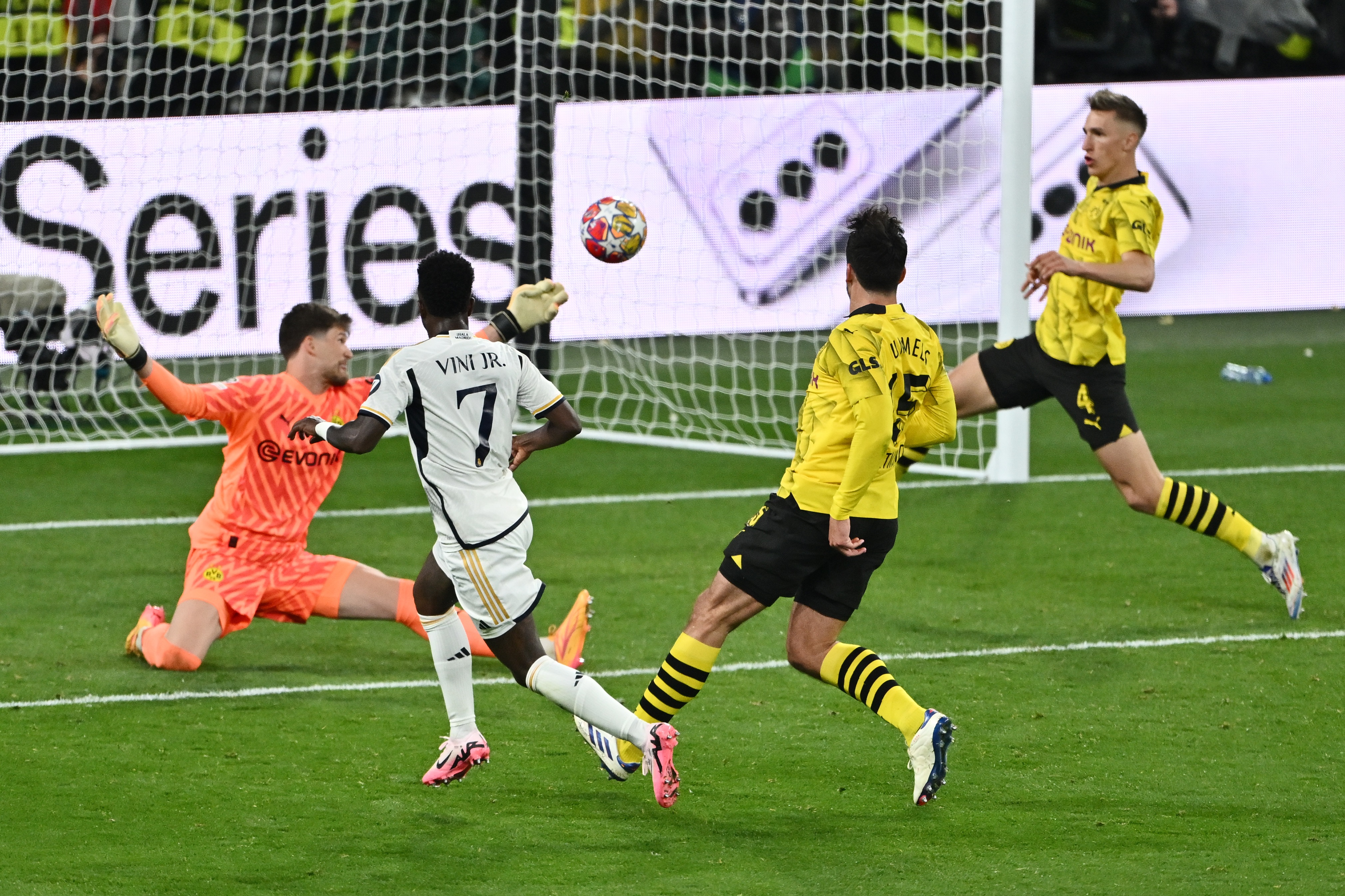 Vinicius marca el gol con el que sentenció la última final de la Champions contra el Dortmund en Wembley, el pasado 1 de junio.