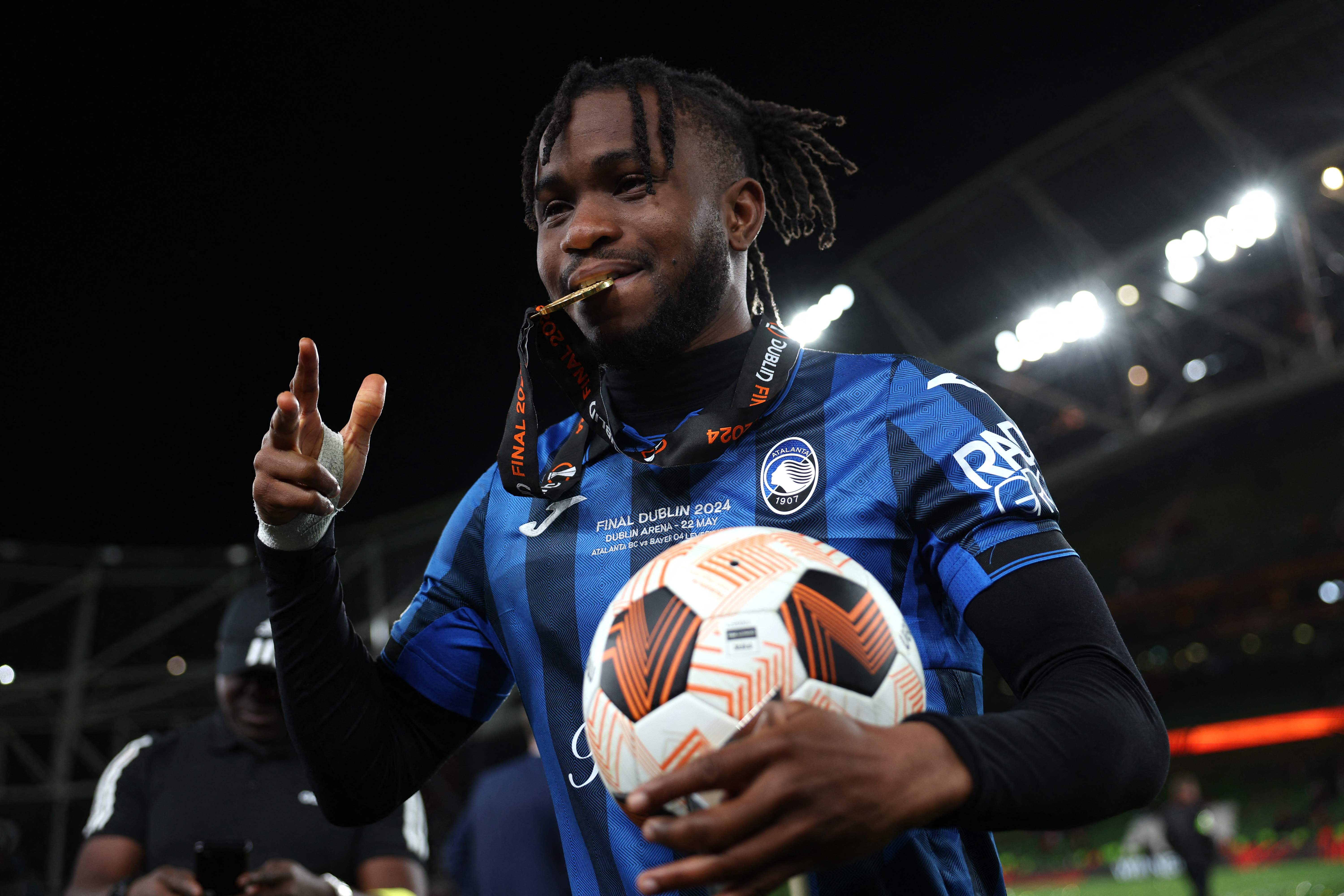 Atalanta's Nigerian forward #11 Ademola Lookman celebrates after winning the UEFA Europa League final football match between Atalanta and Bayer Leverkusen at the Dublin Arena stadium, in Dublin, on May 22, 2024. (Photo by Adrian DENNIS / AFP)