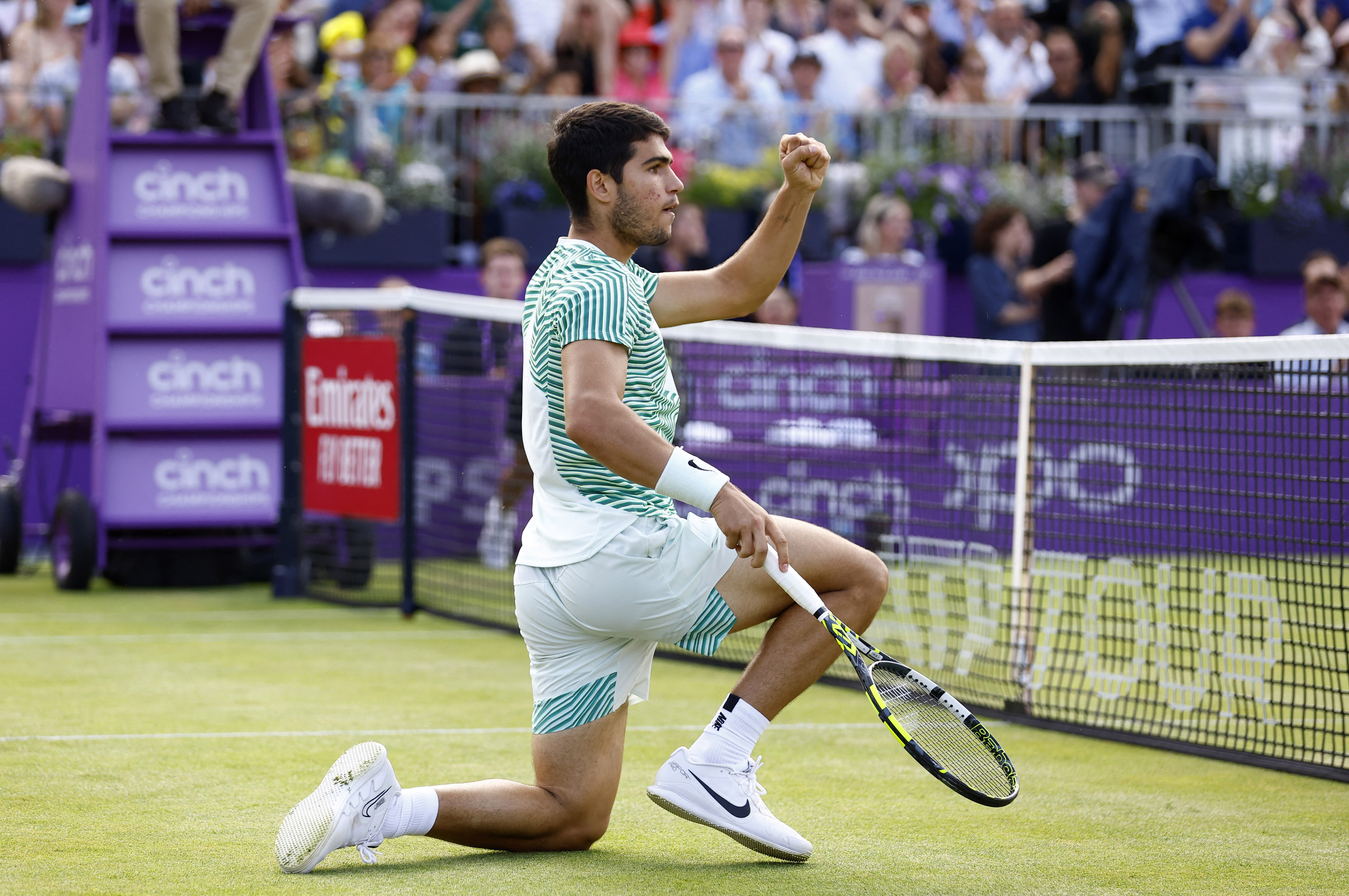 Alcaraz gana a Rinderknech en un curso intensivo hacia Wimbledon