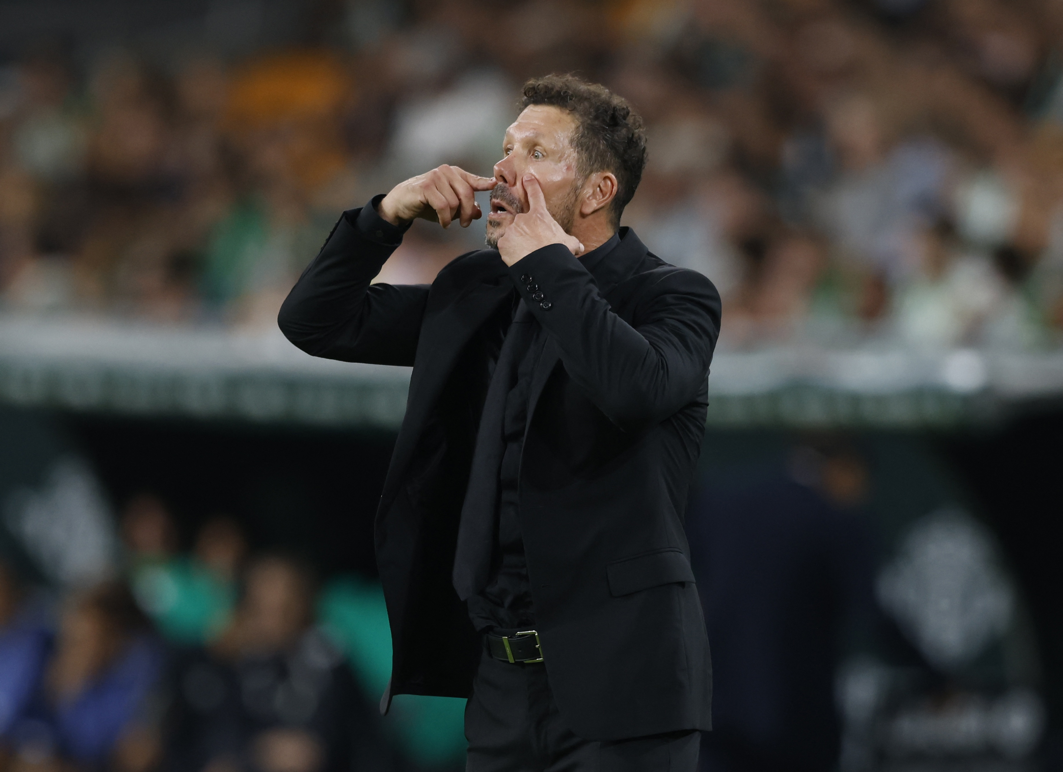 Soccer Football - LaLiga - Real Betis v Atletico Madrid - Estadio de La Cartuja, Seville, Spain - October 27, 2025 Atletico Madrid coach Diego Simeone reacts REUTERS/Marcelo Del Pozo