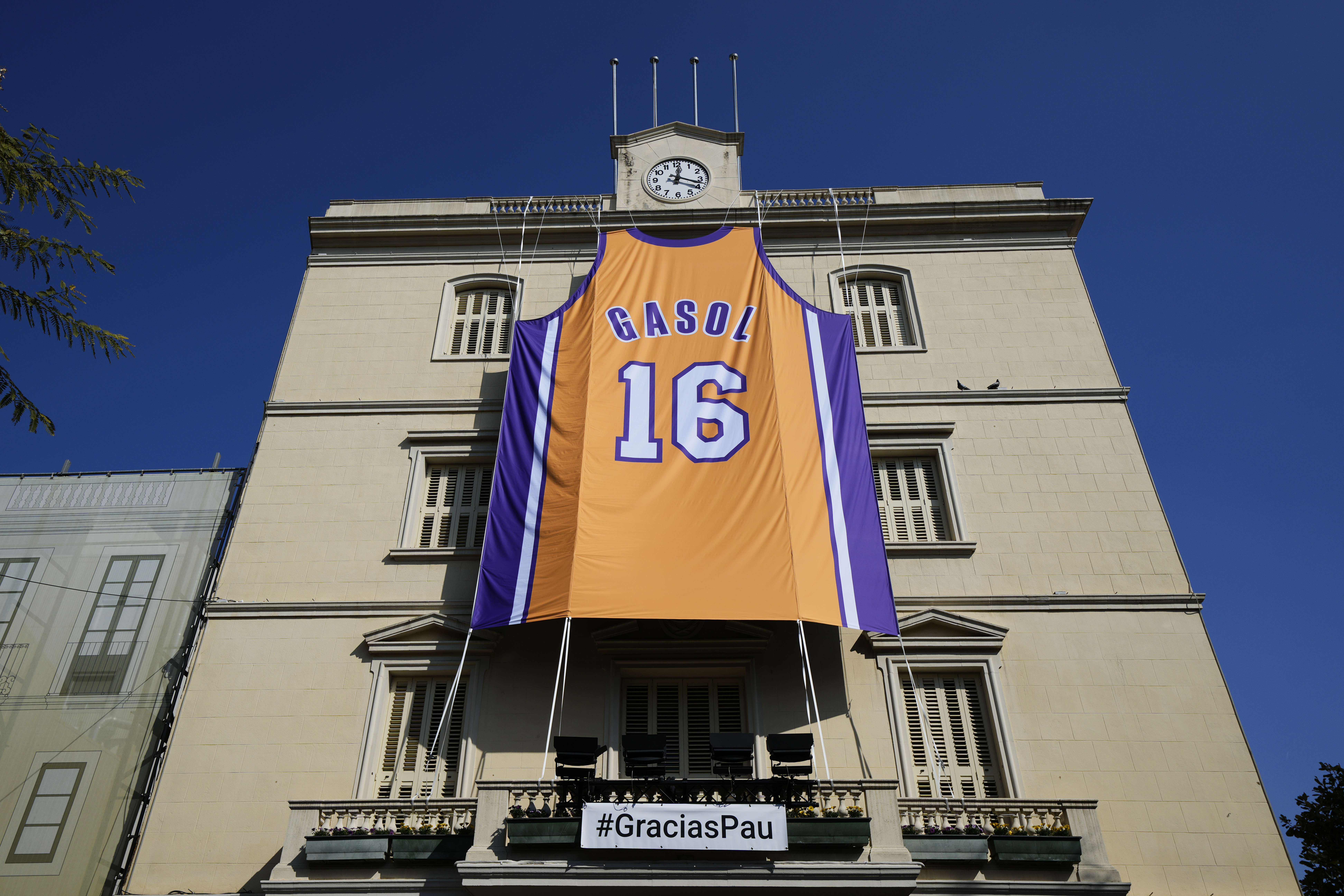 When @PauGasol joined the @Lakers in 2008, he gave the team and