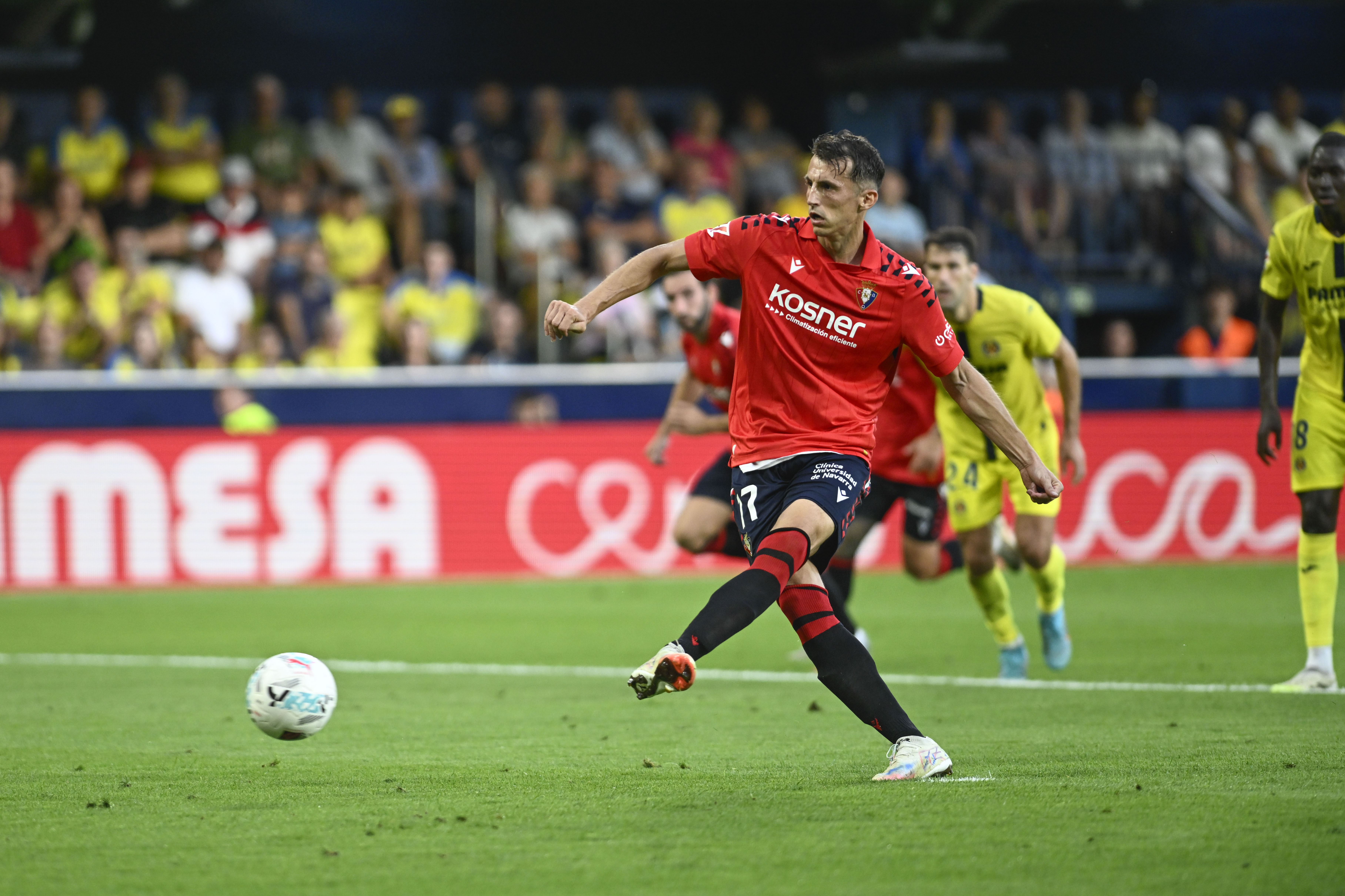 Ante Budimir em ação pelo Osasuna