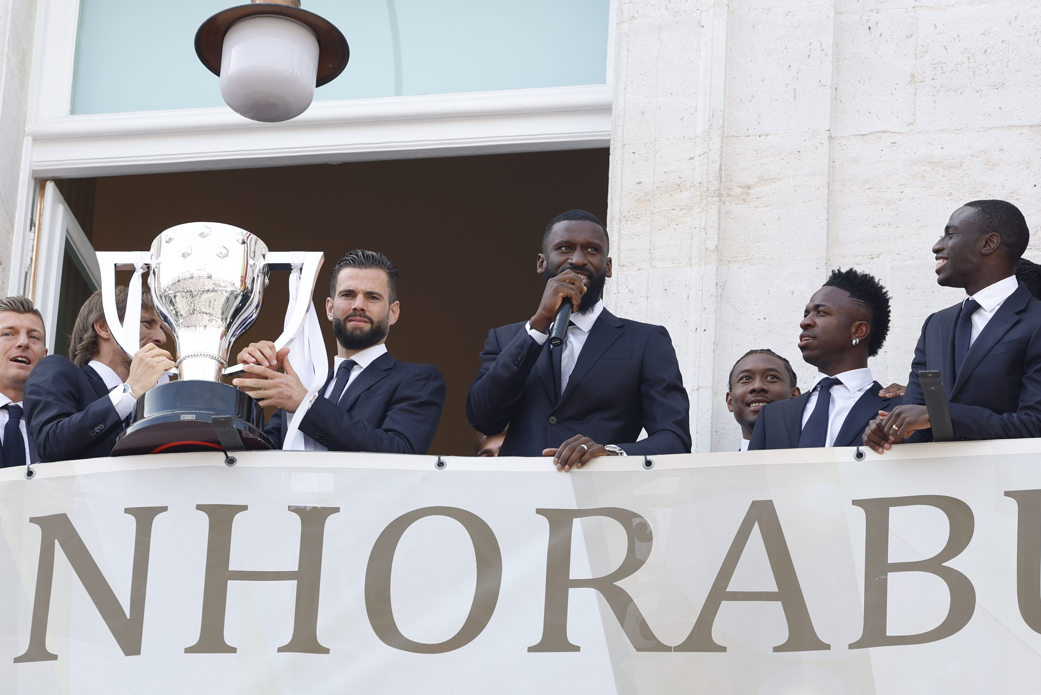 El momentazo en el balcón de Rüdiger: “¡¡¡Ya está aquí el loco!!!”