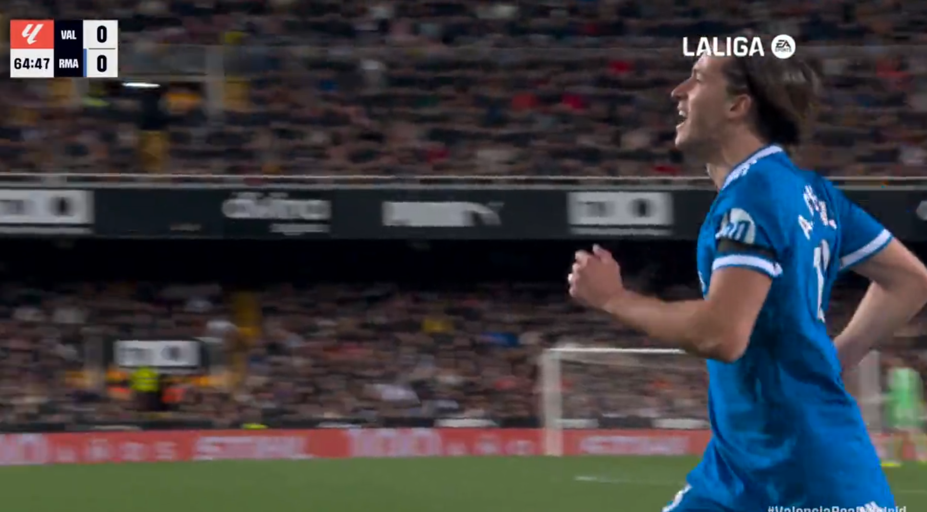 El típico gol que gana Ligas y no sabes bien ni cómo ha sido: vean el 0-1 de Carreras porque no tiene desperdicio