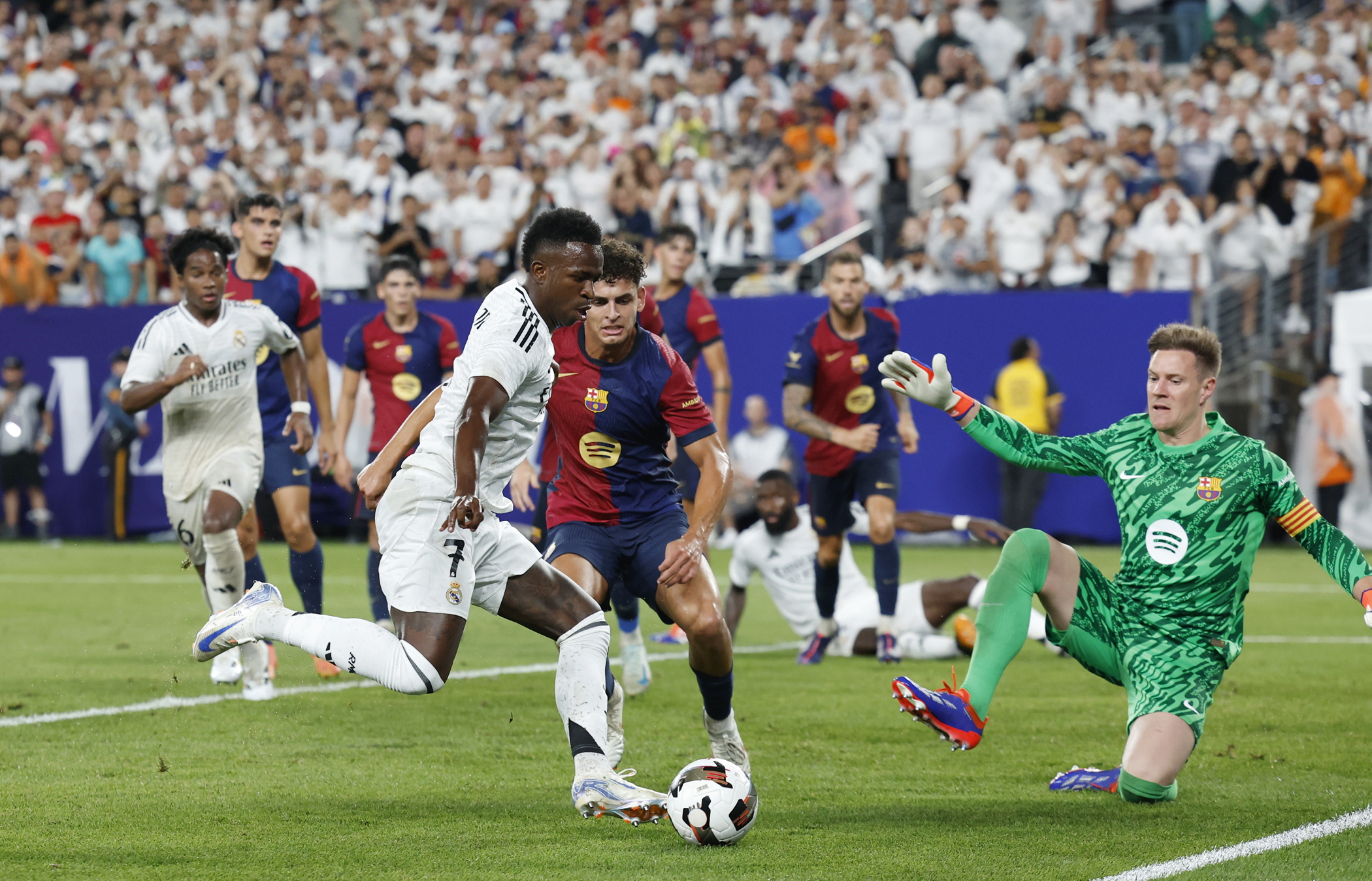 03/08/24 PRETEMPORADA GIRA USA SOCCER CHAMPIONS TOUR PARTIDO CLASICO REAL MADRID BARCELONA EN METLIFE STADIUM NUEVA YORK VINICIUS