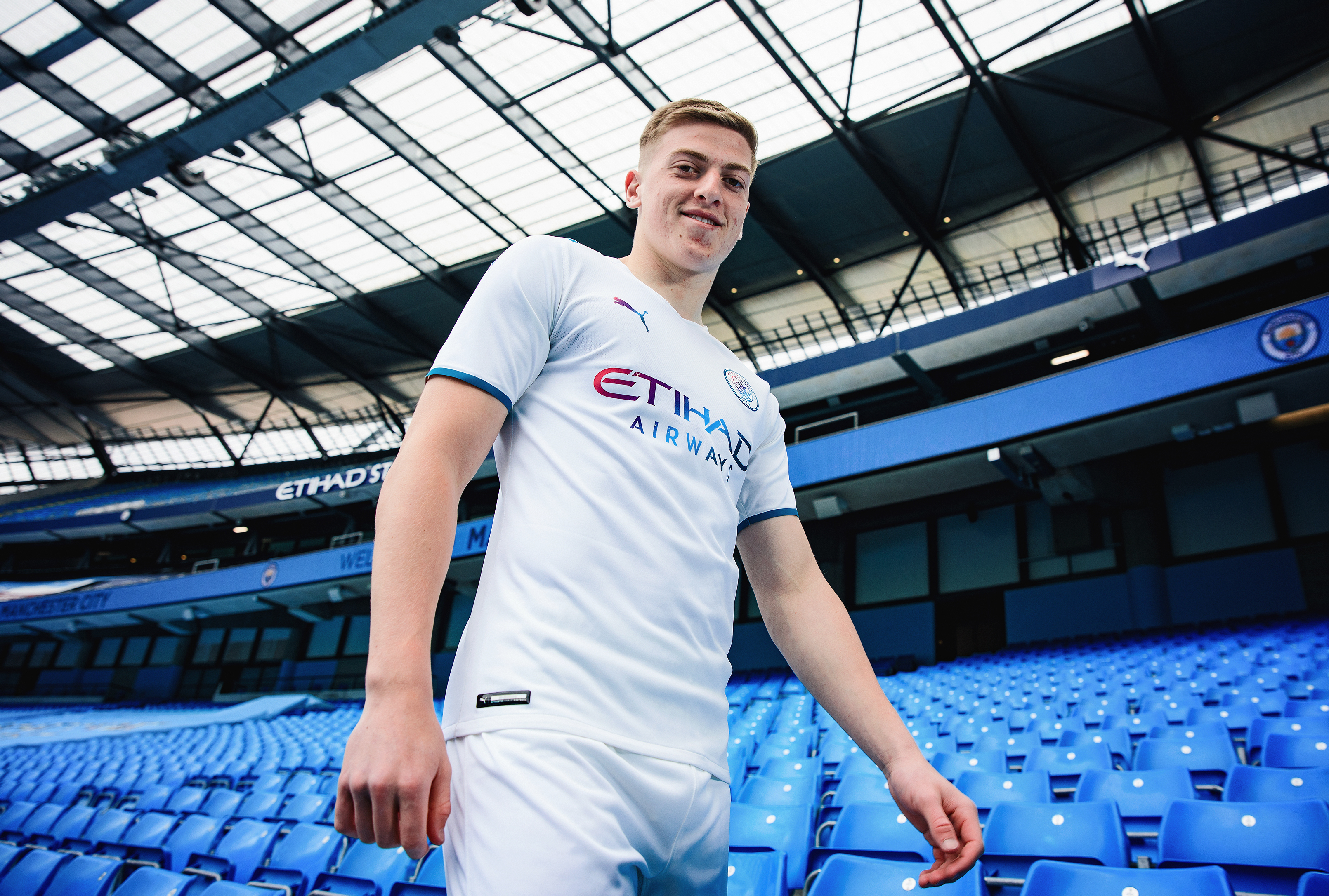 Otra de las mayores promesas de la academia del Manchester City. Actualmente se encuentra en las filas del Stoke City de la Championship.