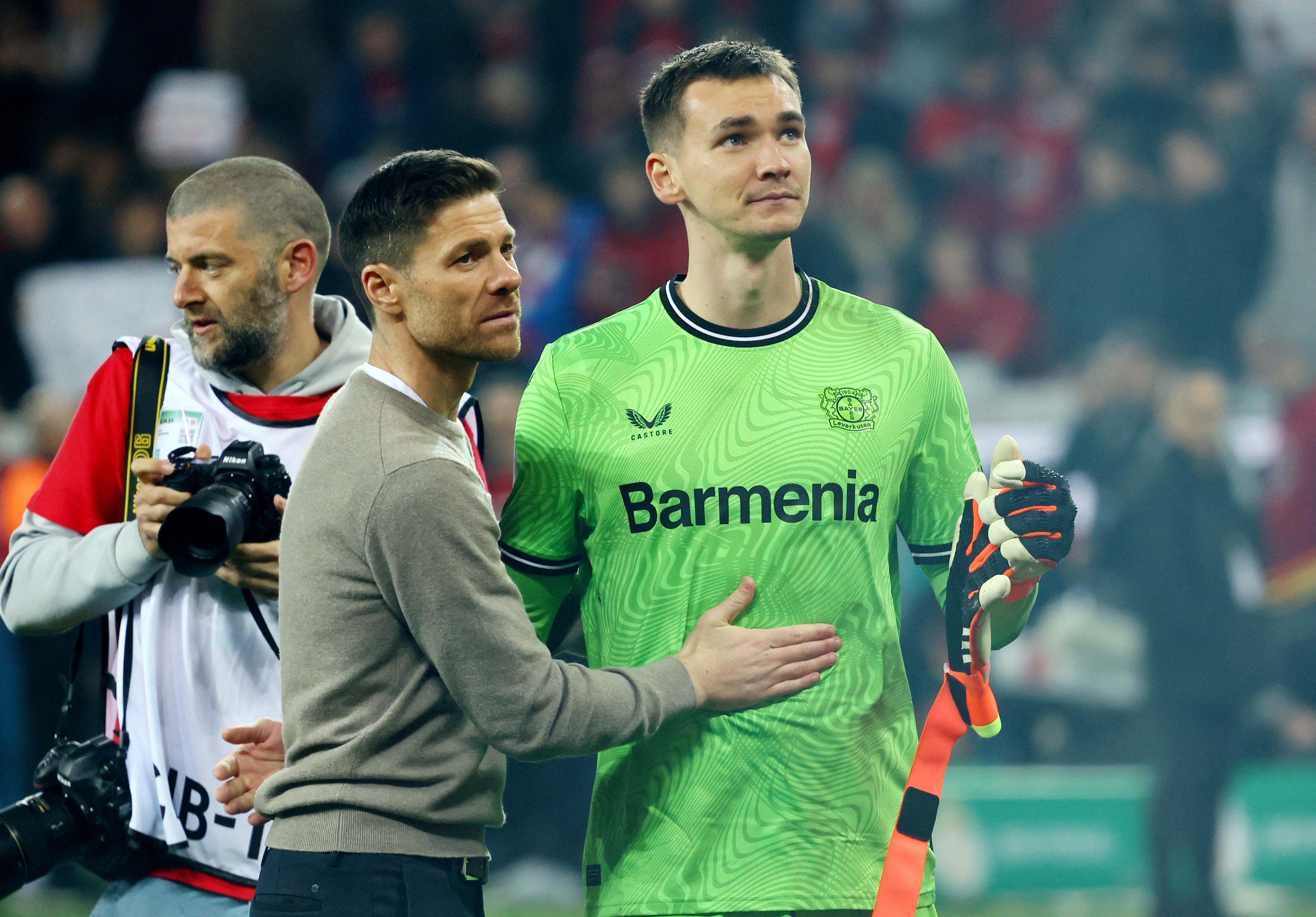 Xabi Alonso y Matej Kovar