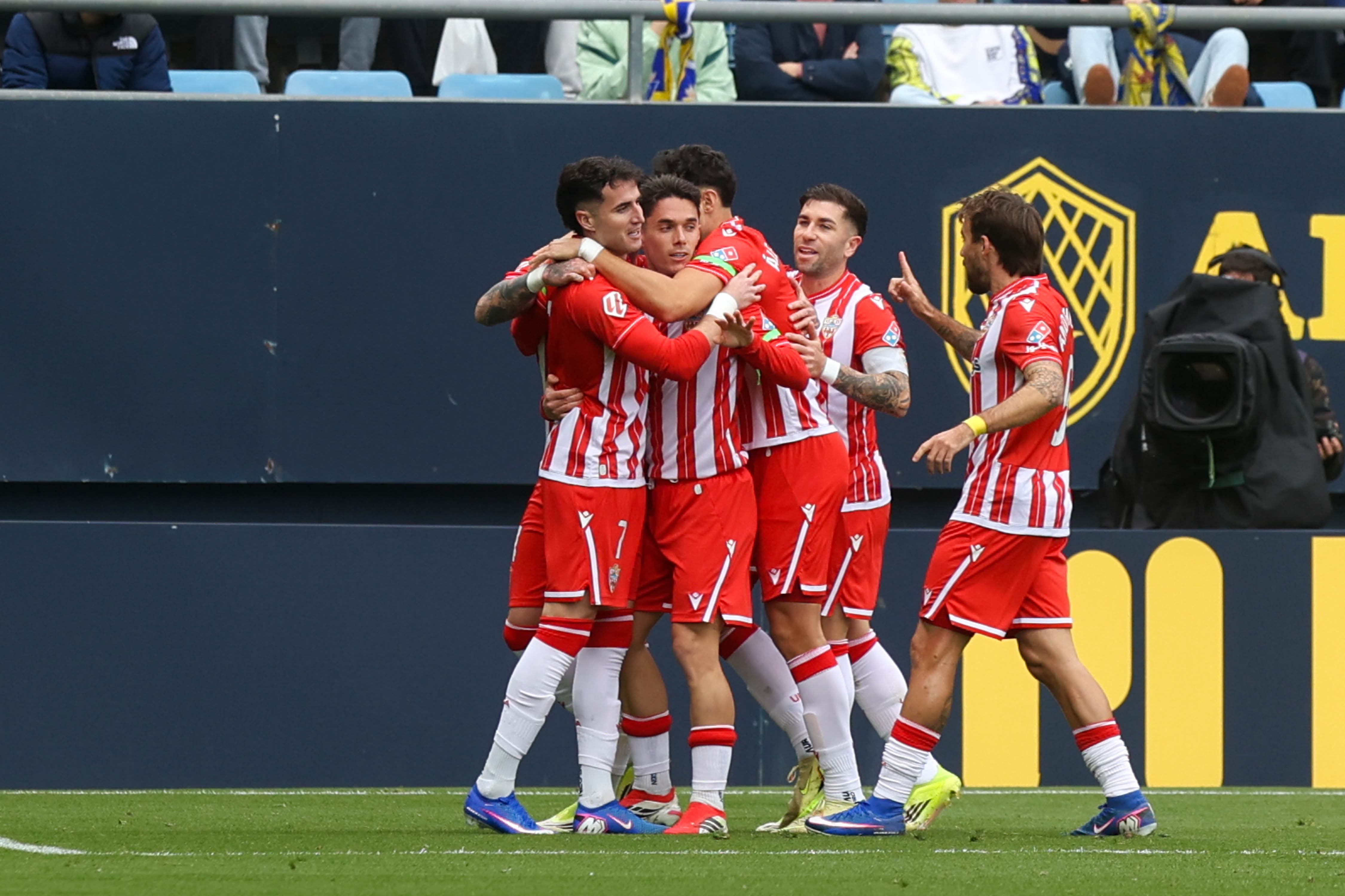 El Almería va para Arribas