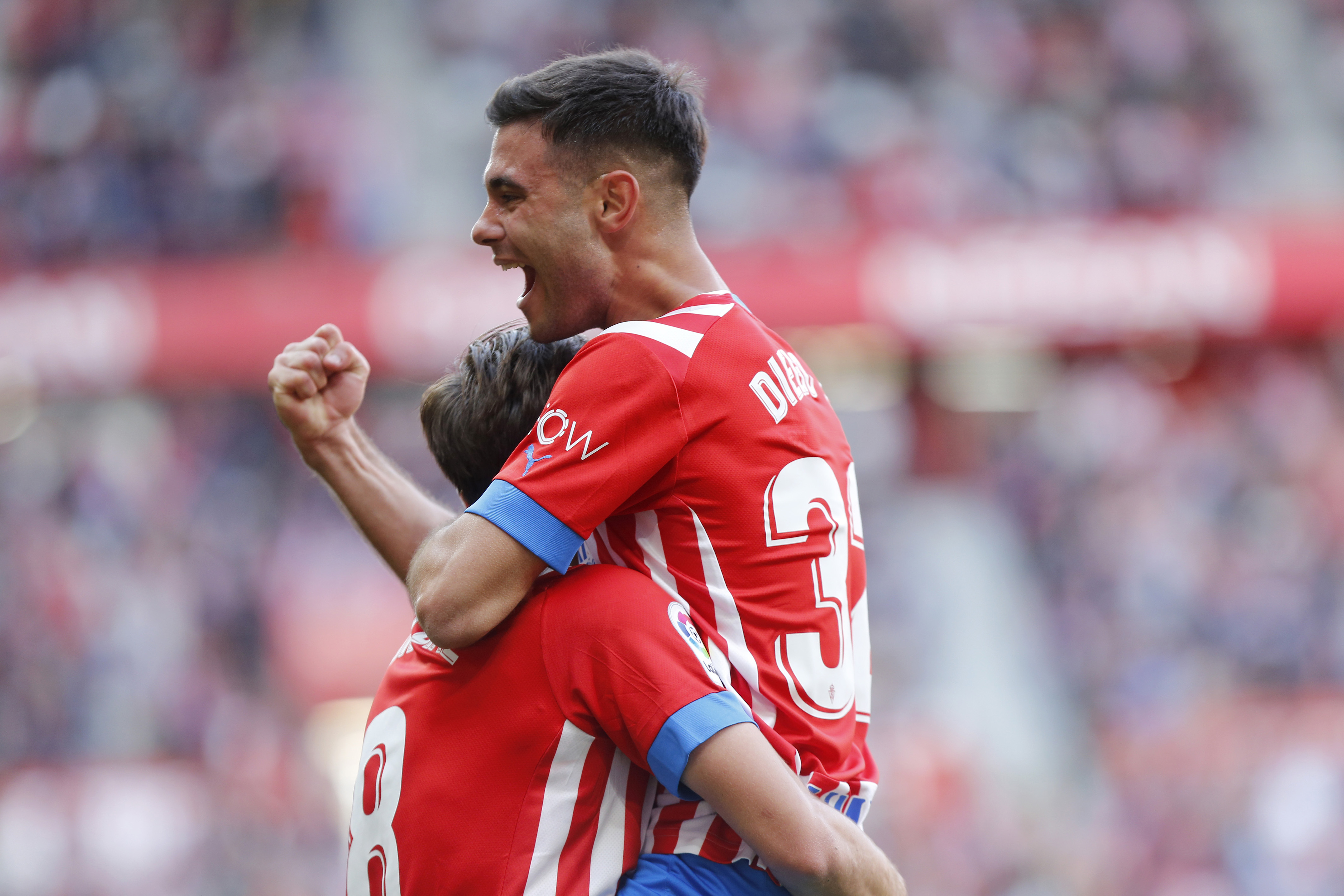 Un gol de Diego Sánchez rompe los pronósticos en Gijón