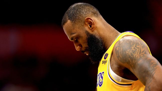 Lakers Lead NBA In 2021-22 Team Merchandise Sales, LeBron James Has  Top-Selling Jersey 