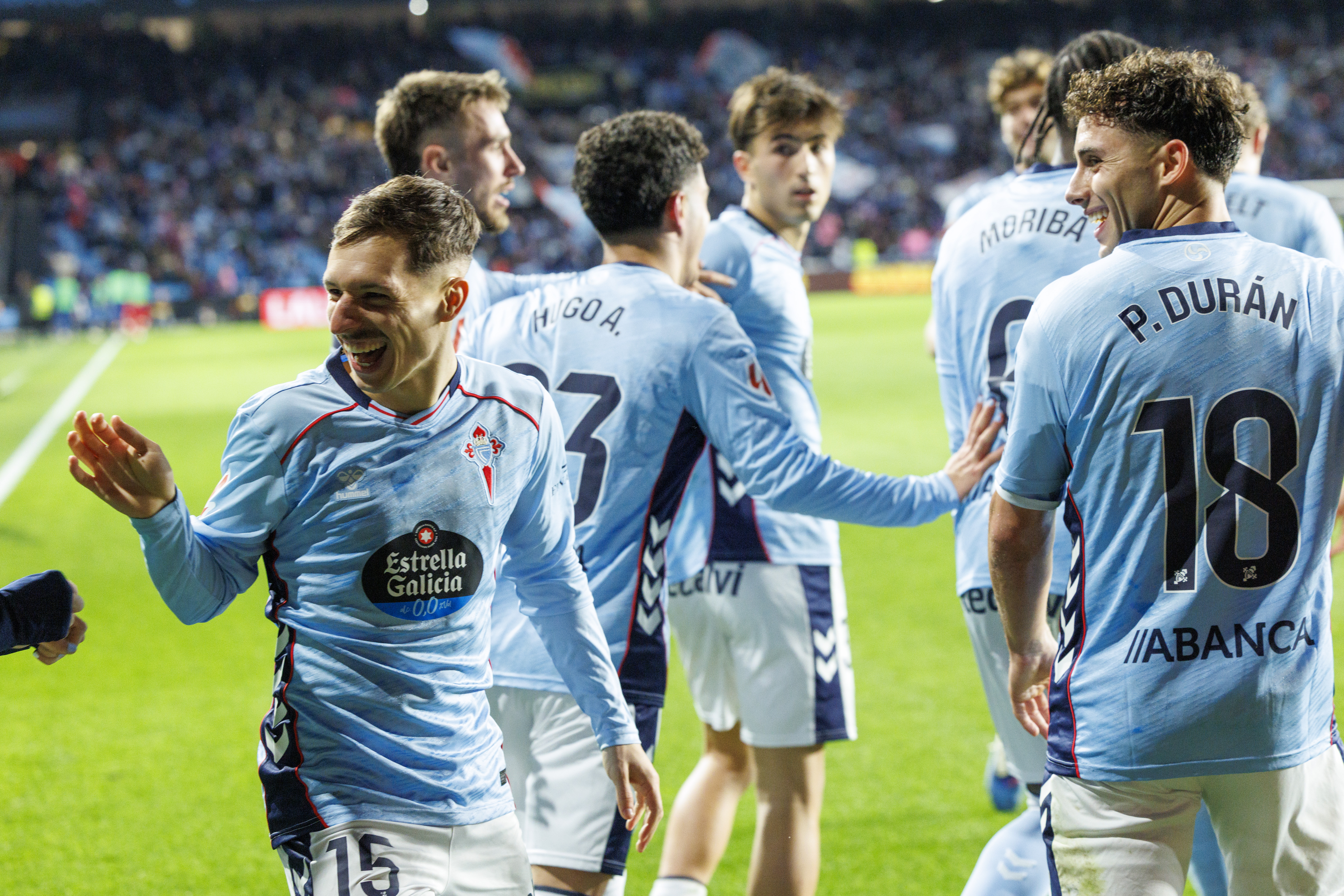 Bryan saca las uñas