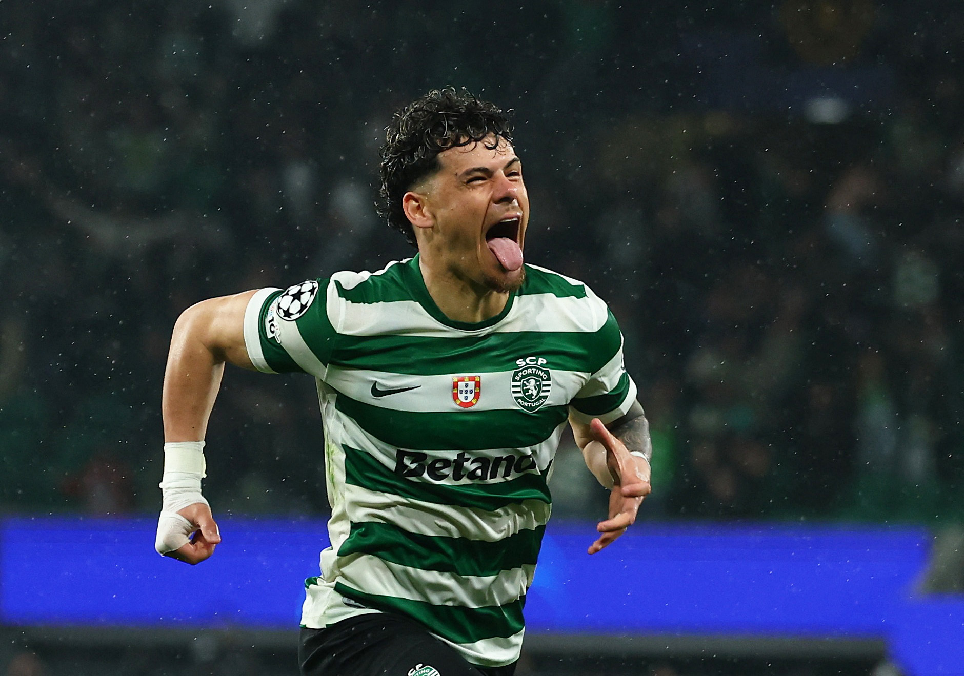 Soccer Football - UEFA Champions League - Round of 16 - Second Leg - Sporting CP v Bodo/Glimt - Estadio Jose Alvalade, Lisbon, Portugal - March 17, 2026 Sporting CP's Maximiliano Araujo celebrates scoring their fourth goal in extra time REUTERS/Pedro Nunes