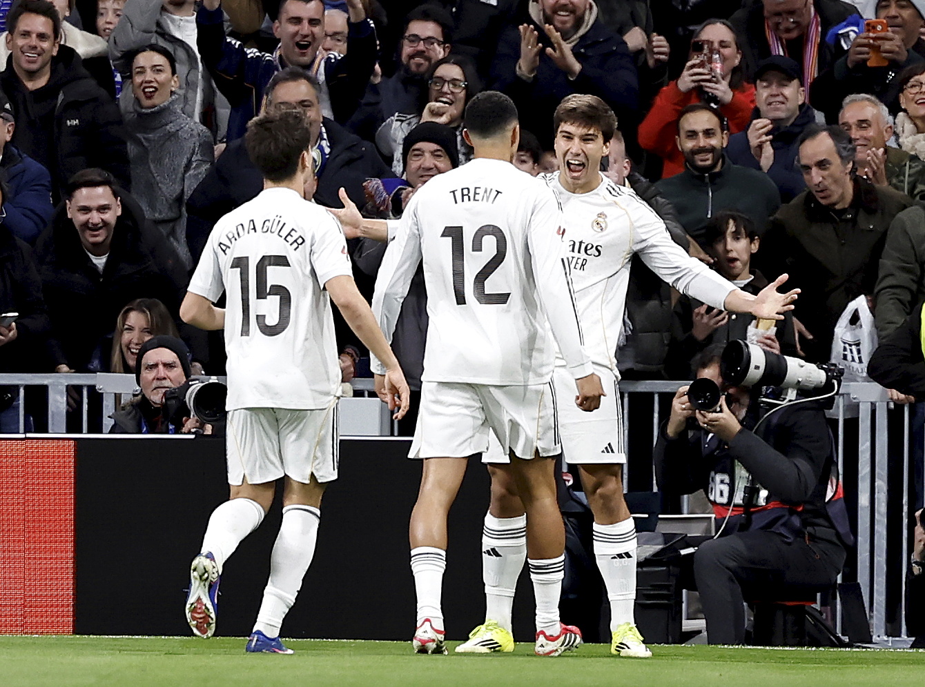 Gonzálo García celebra el primer gol.