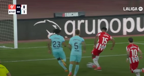 Los dos fallos clamorosos del Almería con 0-1: inverosímil la que marra el Choco Lozano