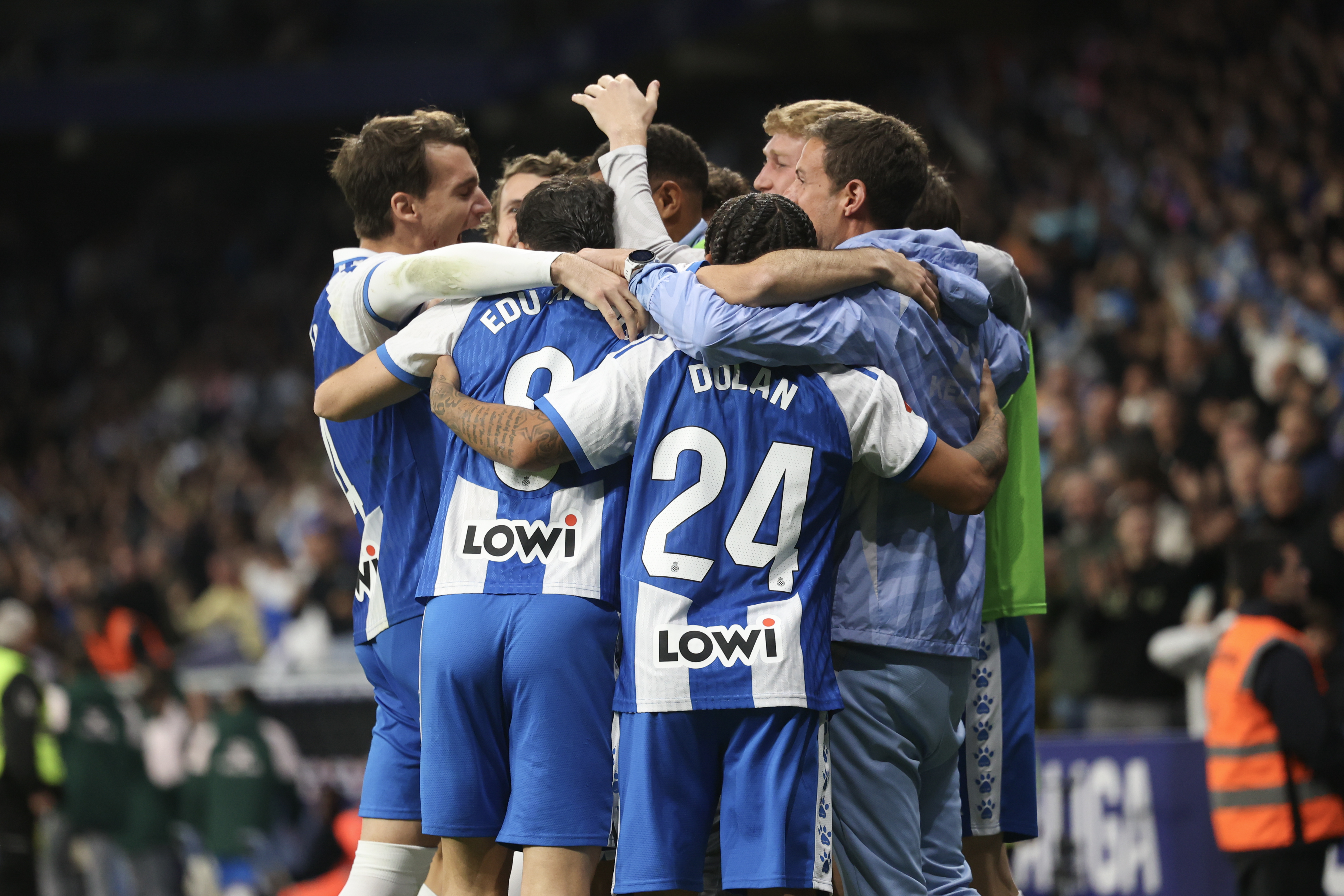 Los jugadores del Espanyol celebran un gol.