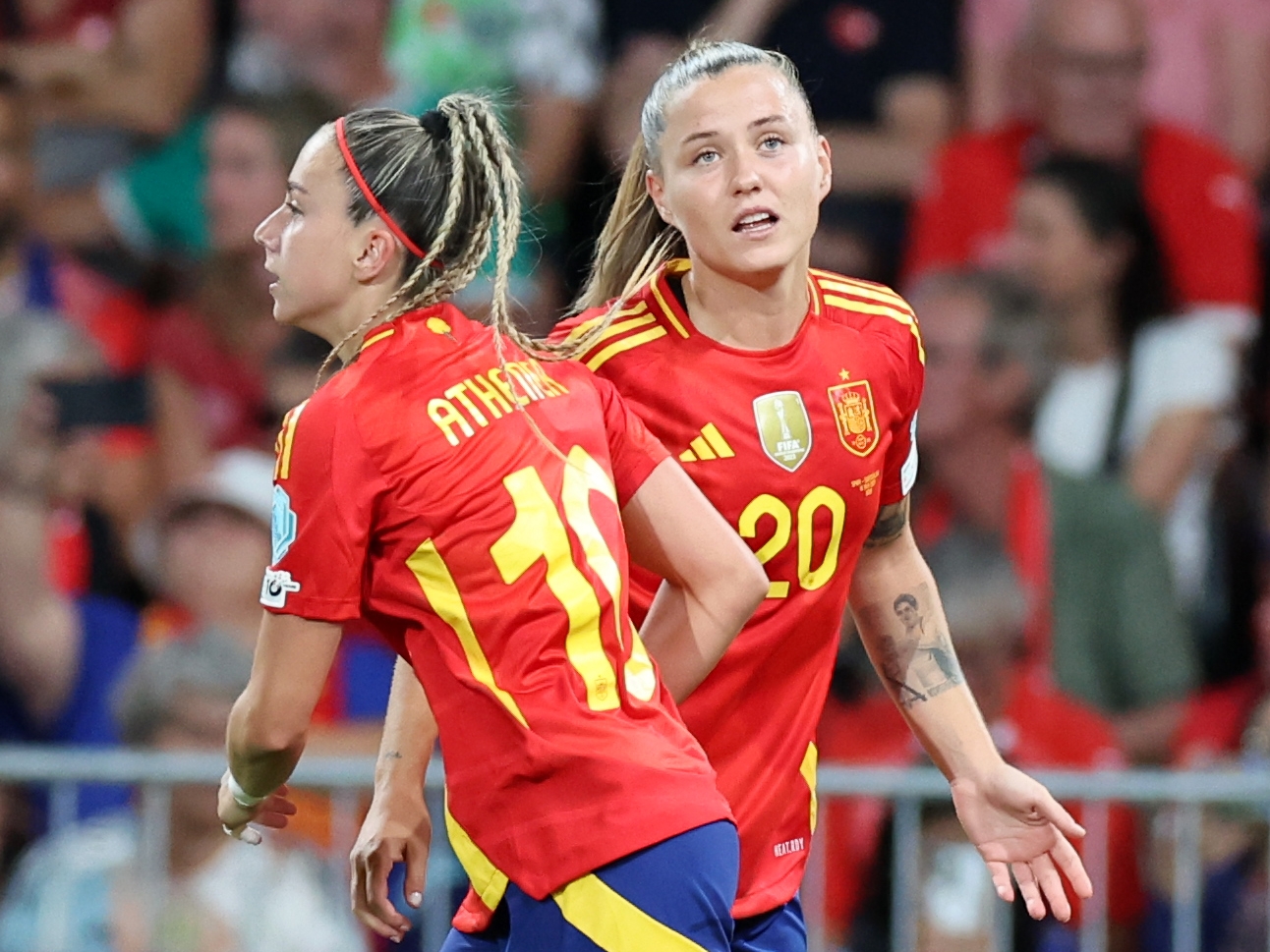 18/07/25 EUROCOPA DE FUTBOL FEMENINO 2025CUARTOS DE FINALESPAÑA vs SUIZAALEGRIAS GOLATHENEA DEL CASTILLO CLAUDIA PINA Y ESTHER GONZALEZ