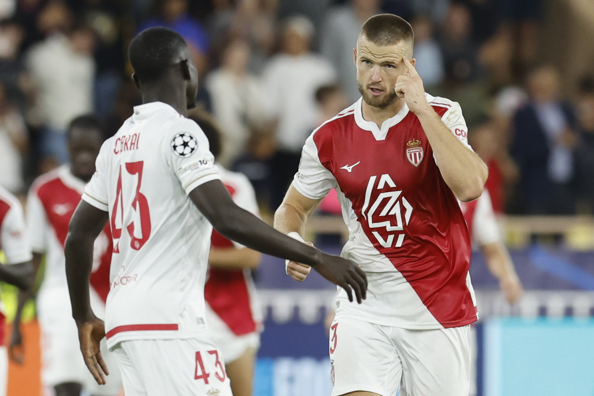 MONACO (Monaco), 01/10/2025.- Eric Dier (R) of AS Monaco celebrates after scoring the 2-2 goal during the UEFA Champions League league phase match between AS Monaco and Manchester City, in Monaco, 01 October 2025. (Liga de Campeones) EFE/EPA/SEBASTIEN NOGIER