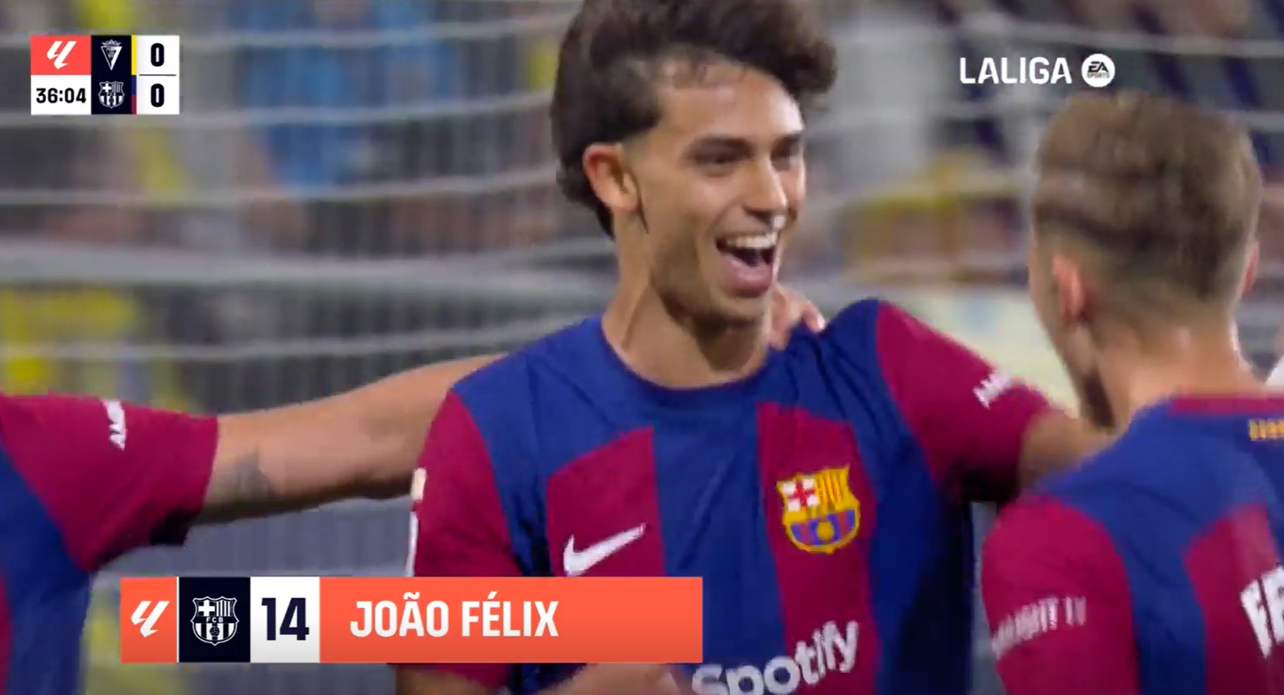 Joao Félix o cómo meter la chilena imposible: le agarraron en el aire y le dio igual
