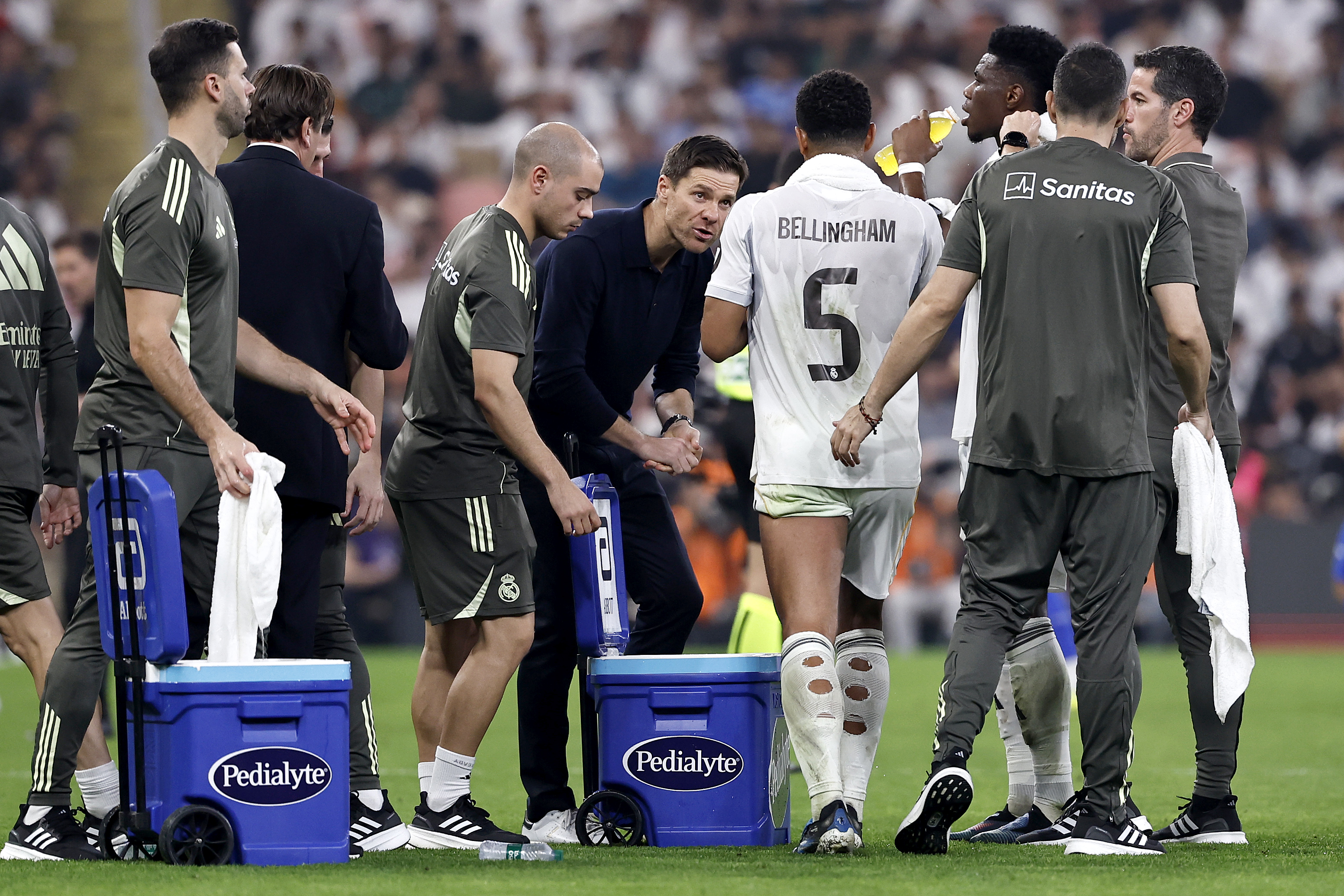 08/01/26 SUPERCOPA DE ESPAÑA 2026 JEDDAH
PARTIDO SEGUNDA SEMIFINAL
ATLETICO DE MADRID - REAL MADRID
PAUSA HIDRATACION XABI ALONSO ENTRENADOR JUDE BELLINGHAM