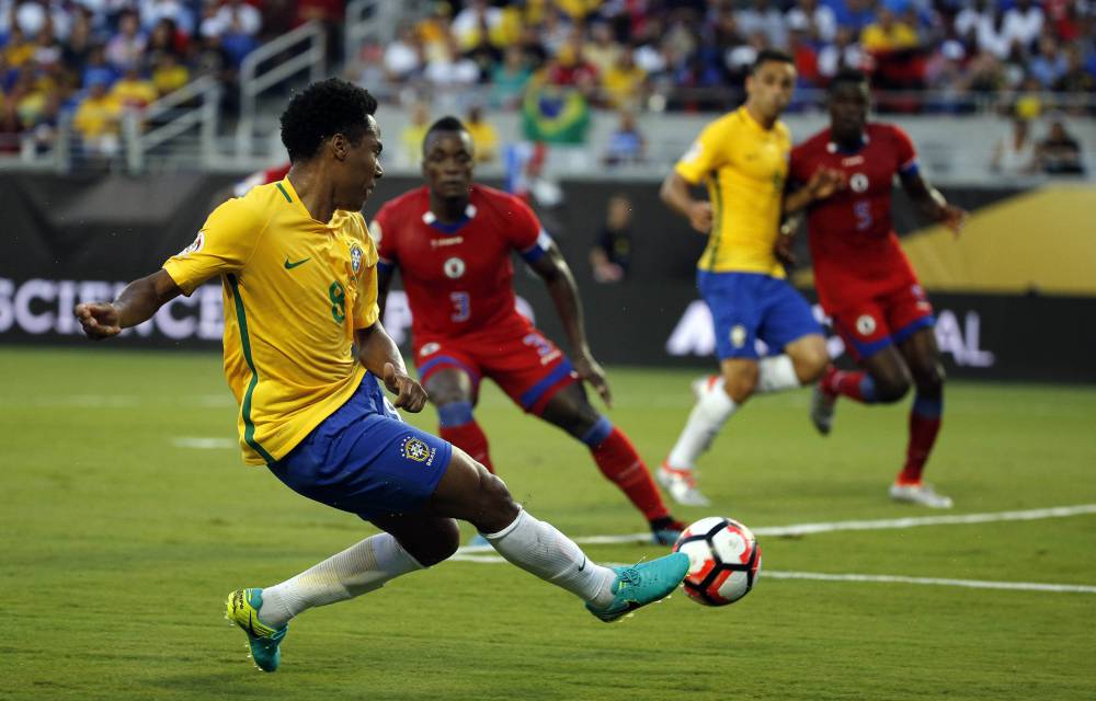 Brazil forward Jonas in a 2016 Copa America meeting between the two nations.