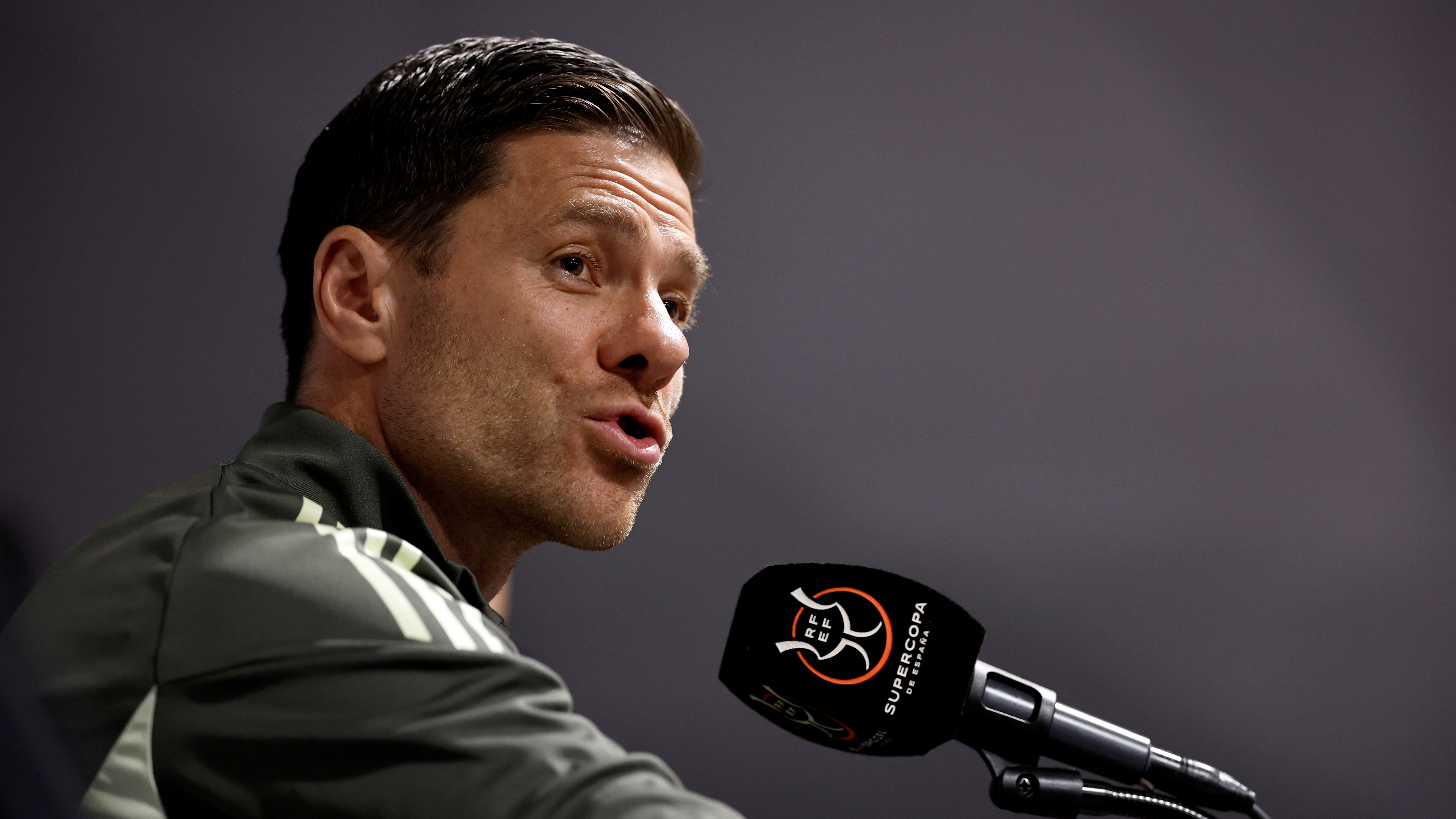 07/01/26 PREVIA SUPERCOPA DE ESPAÑA 2026 JEDDAH SEMIFINAL REAL MADRID  RUEDA DE PRENSA XABI ALONSO Y JUDE BELLINGHAM