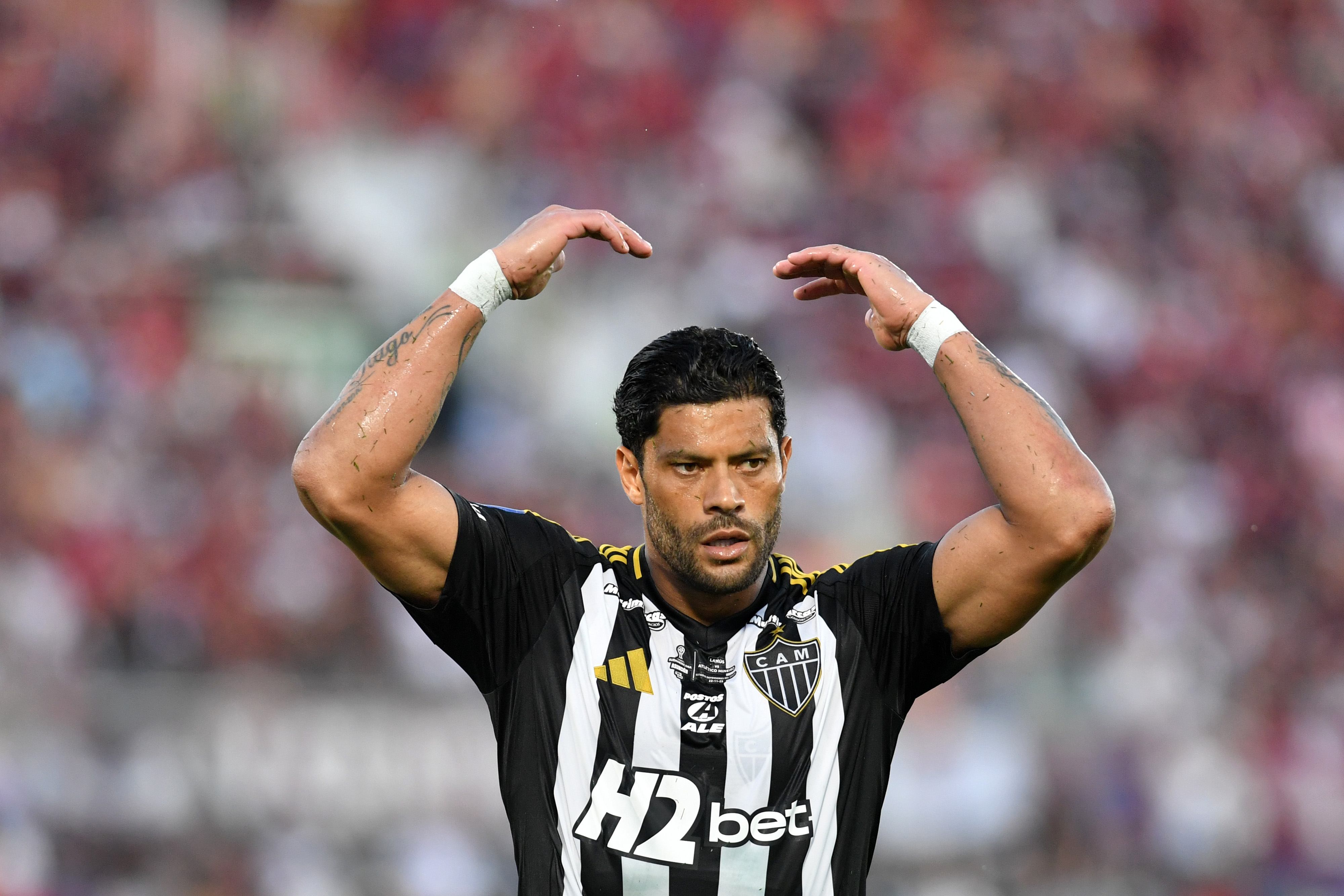 ASUNCION, PARAGUAY - NOVEMBER 22: Hulk of Atletico Mineiro reacts during the 2025 Copa CONMEBOL Sudamericana final between Lanus and Atletico Mineiro at Estadio Defensores del Chaco on November 22, 2025 in Asuncion, Paraguay.  (Photo by Christian Alvarenga/Getty Images)