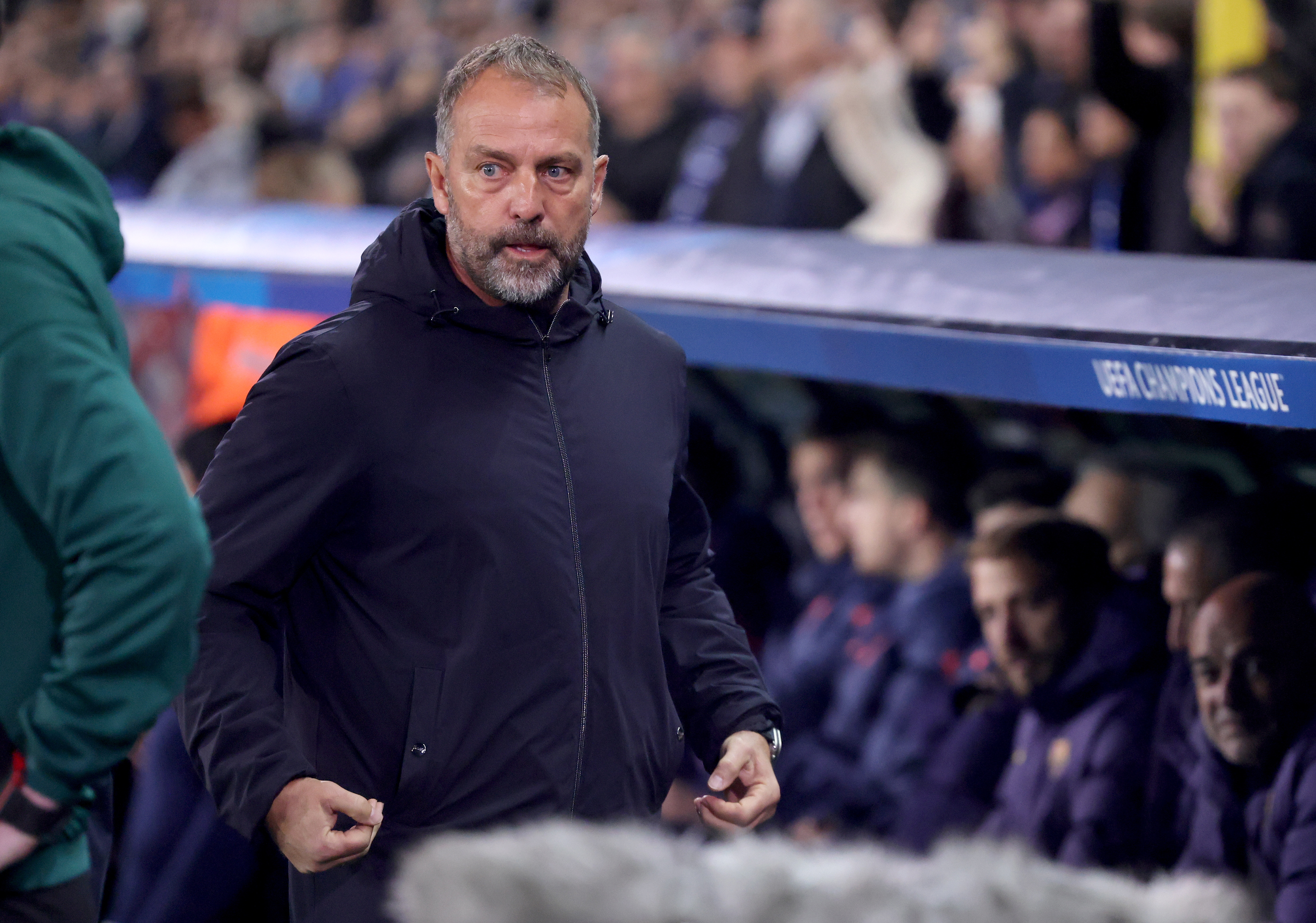 Thierry Henry criticó el aparato defensivo del Barcelona de Hansi Flick, ya que considera que ellos mismos le dan herramientas a los rivales.