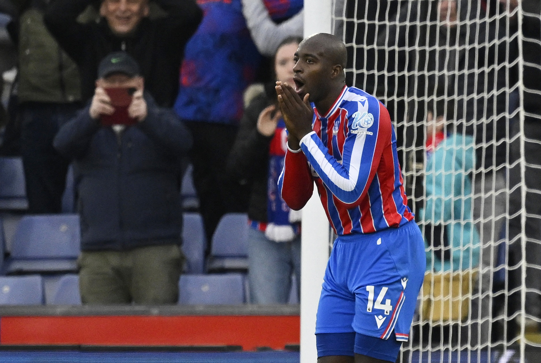 Soccer Football - Premier League - Crystal Palace v AFC Bournemouth - Selhurst Park, London, Britain - October 18, 2025 Crystal Palace's Jean-Philippe Mateta reacts REUTERS/Tony O Brien EDITORIAL USE ONLY. NO USE WITH UNAUTHORIZED AUDIO, VIDEO, DATA, FIXTURE LISTS, CLUB/LEAGUE LOGOS OR 'LIVE' SERVICES. ONLINE IN-MATCH USE LIMITED TO 120 IMAGES, NO VIDEO EMULATION. NO USE IN BETTING, GAMES OR SINGLE CLUB/LEAGUE/PLAYER PUBLICATIONS. PLEASE CONTACT YOUR ACCOUNT REPRESENTATIVE FOR FURTHER DETAILS..