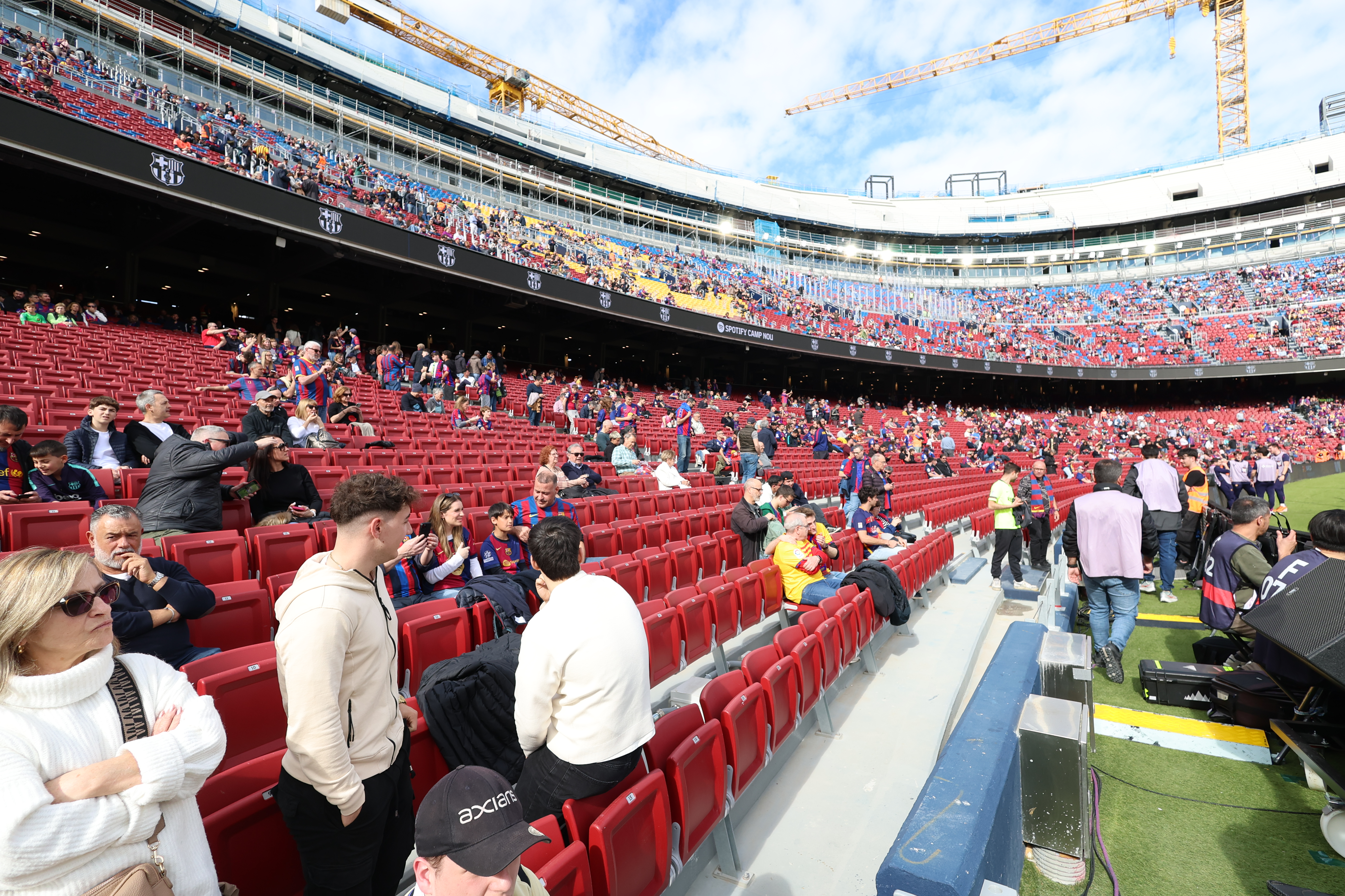 15/03/26 PARTIDO PRIMERA DIVISION
FC BARCELONA - SEVILLA FC
VISTA INTERIOR GRADAS SPOTIFY CAMP NOU SEGUIDORES