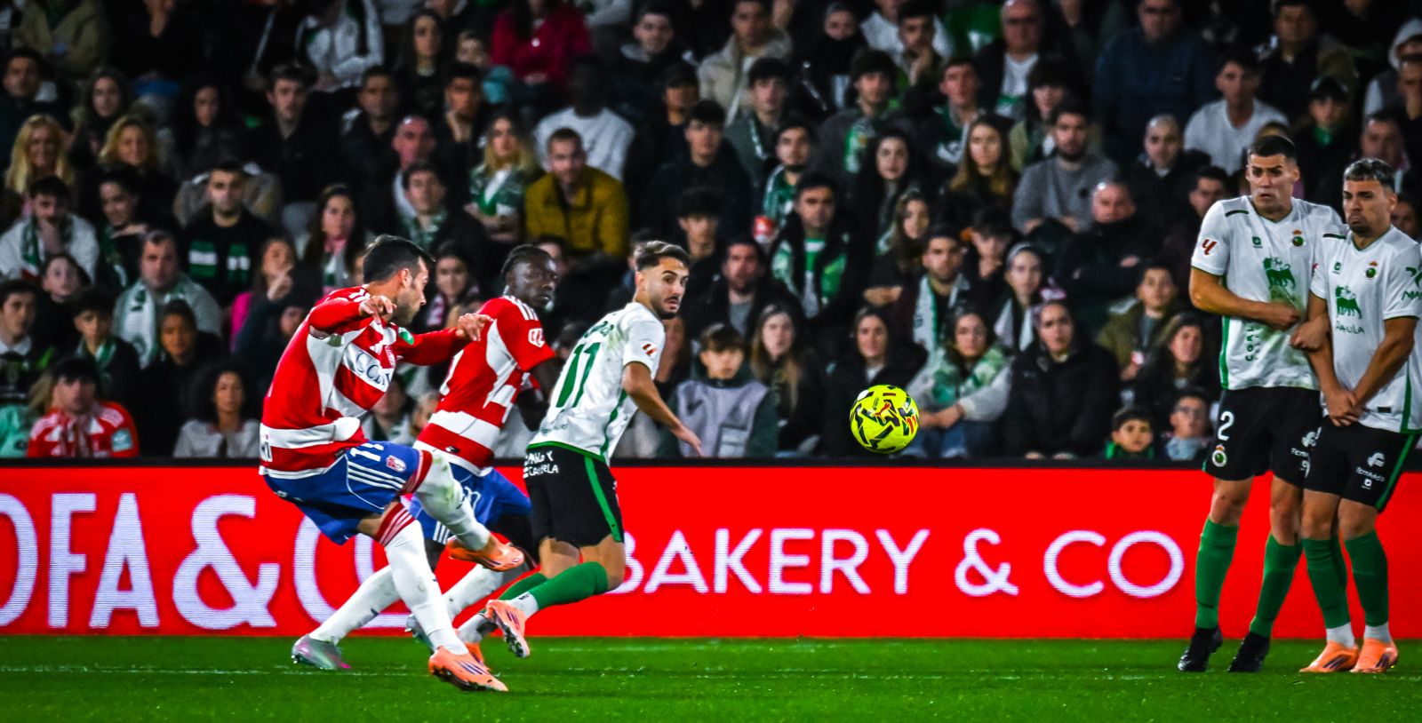 Arnaiz saca su guante ante un Racing demasiado confiado