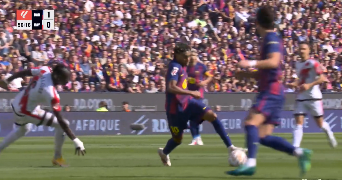 Se lo enseñó a toda la Champions y hoy lo repite en Liga: el nuevo regate de Lamine donde el defensa ni lo ve