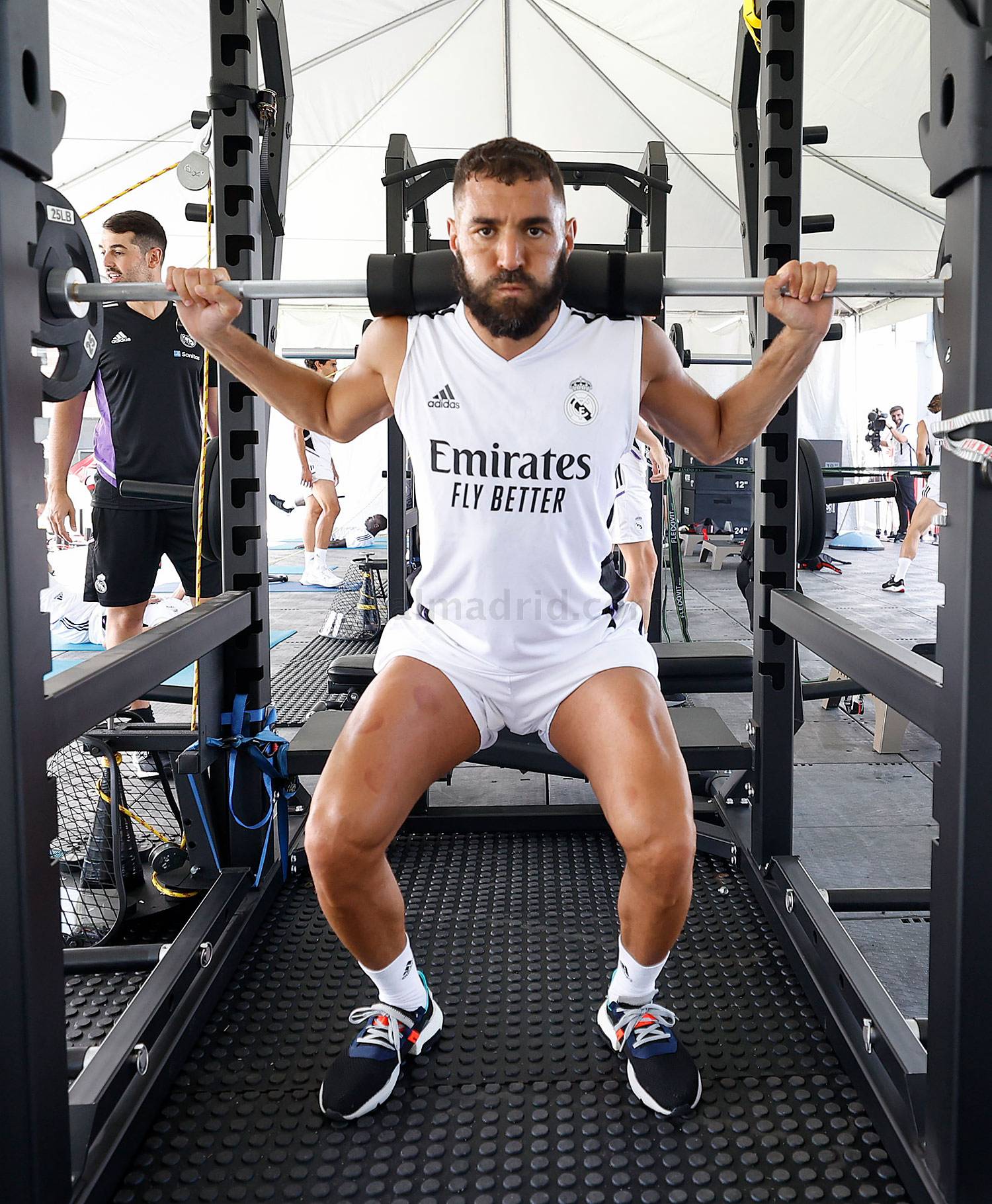 Ancelotti estira a Benzema