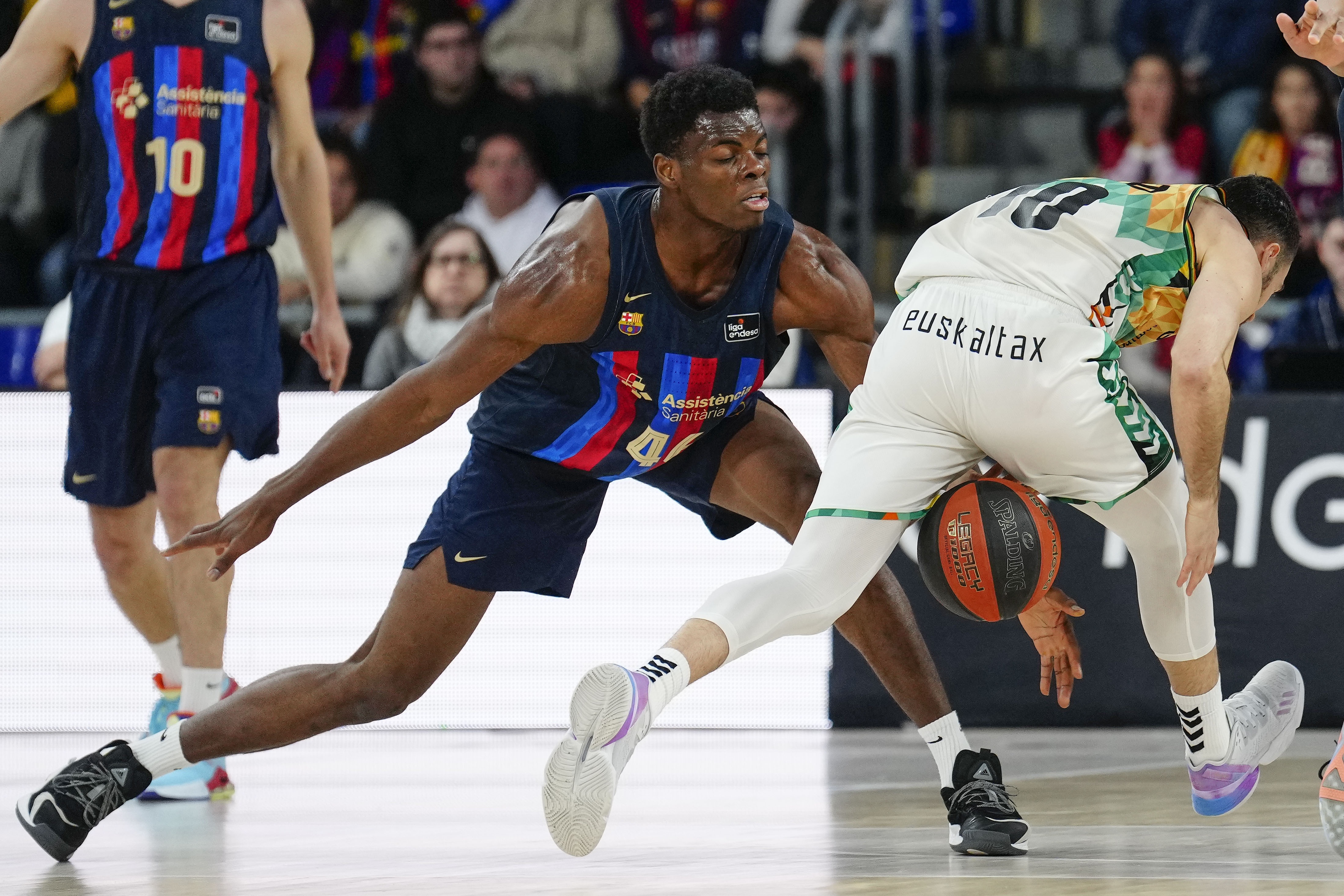 Laprovittola saca su magia ante el Bilbao Basket en el Palau