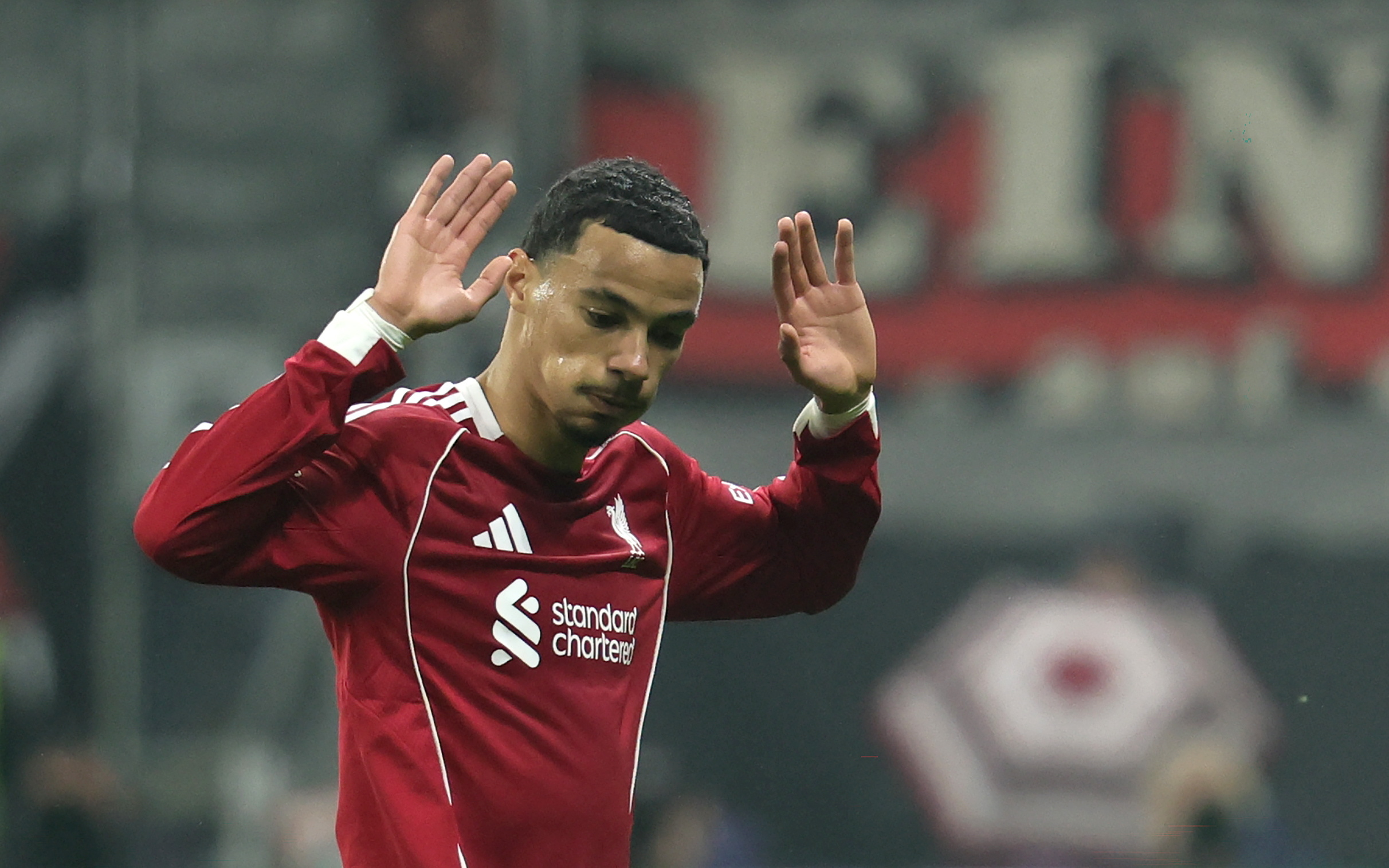 Isak lesionado, jugará Ekitike