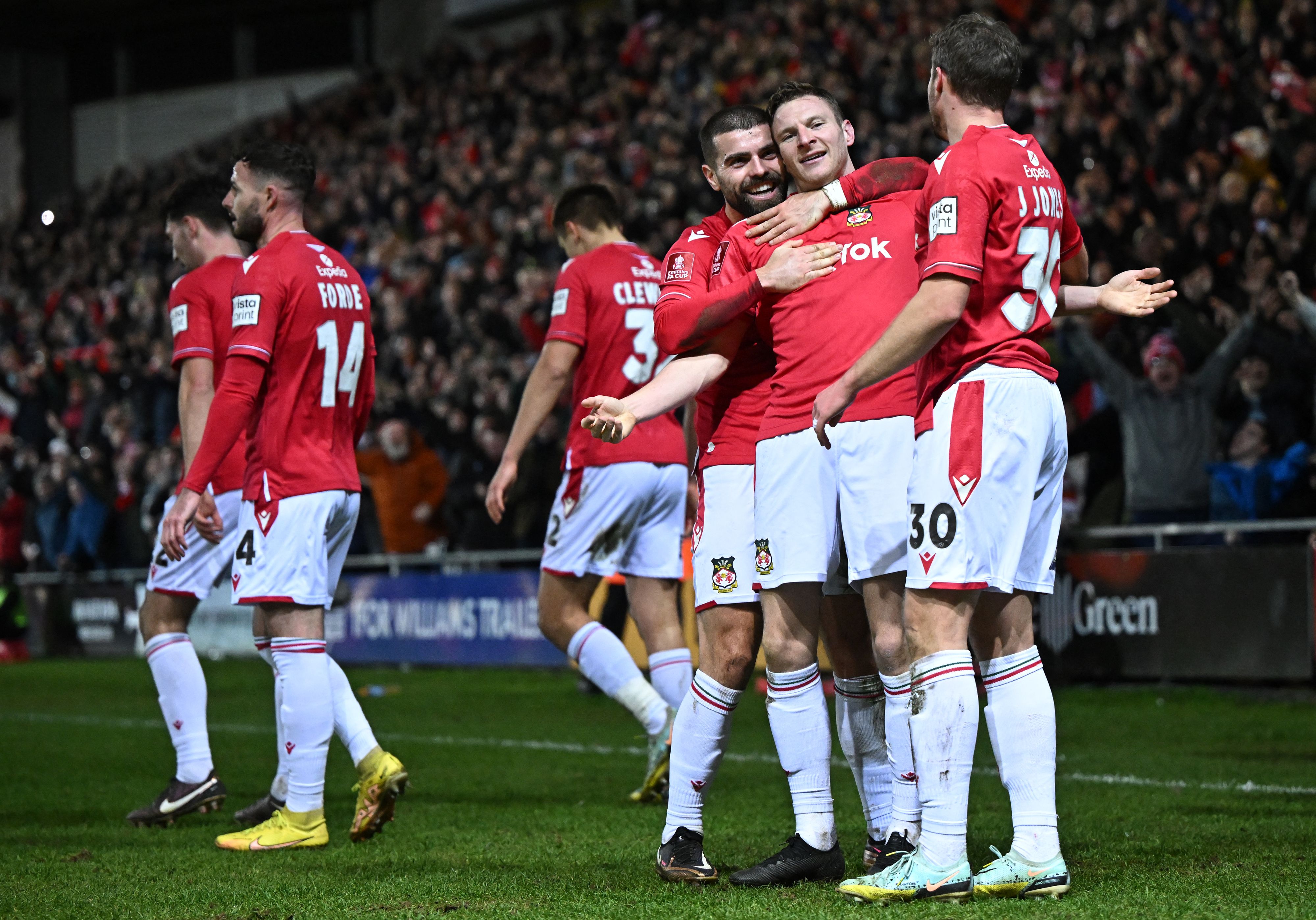 Joe Elliott clashes with Ryan Reynolds and Rob McElhenney ahead of FA Cup  match