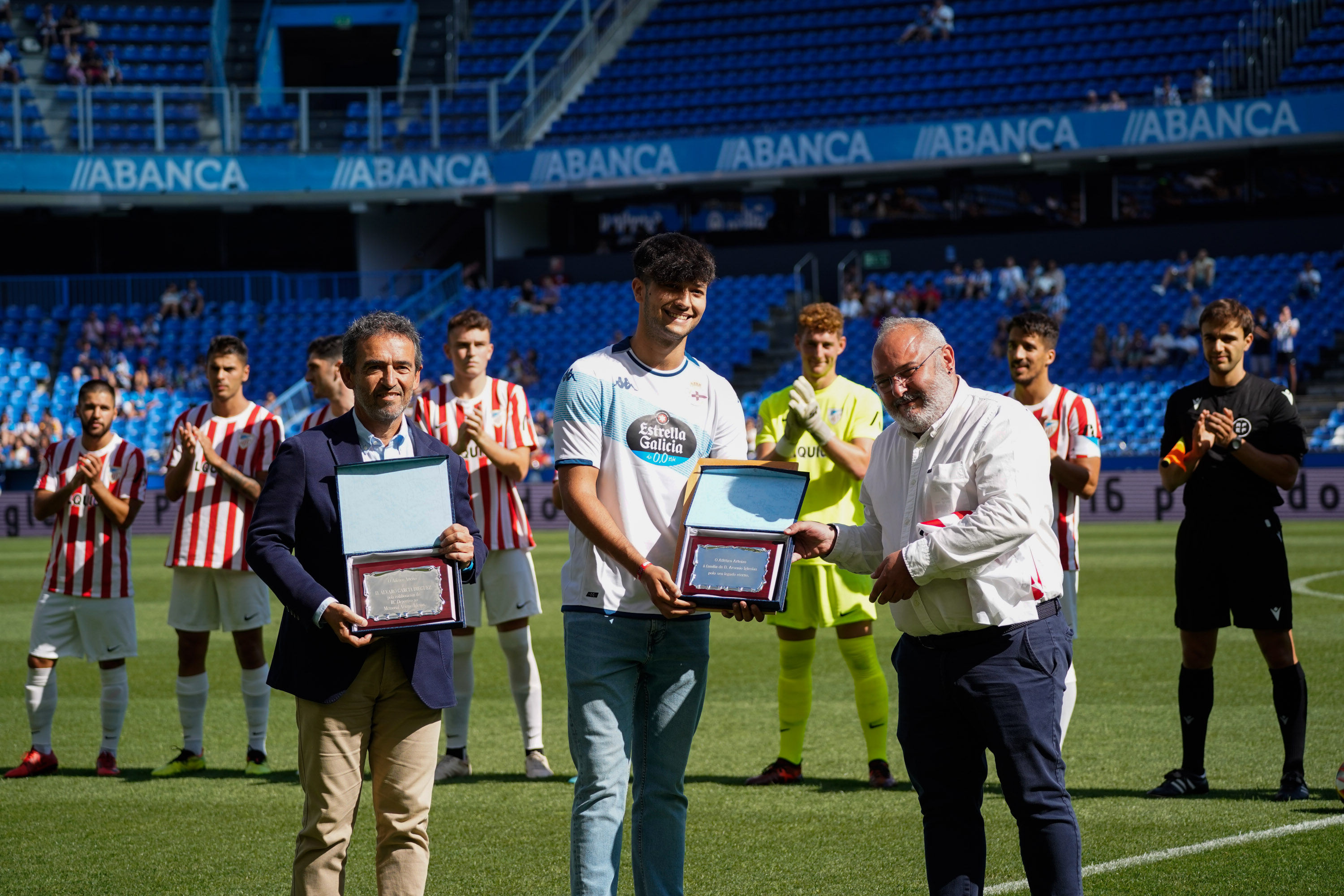 Partido once contra once en la nueva alfombra del estadio, RCDeportivo